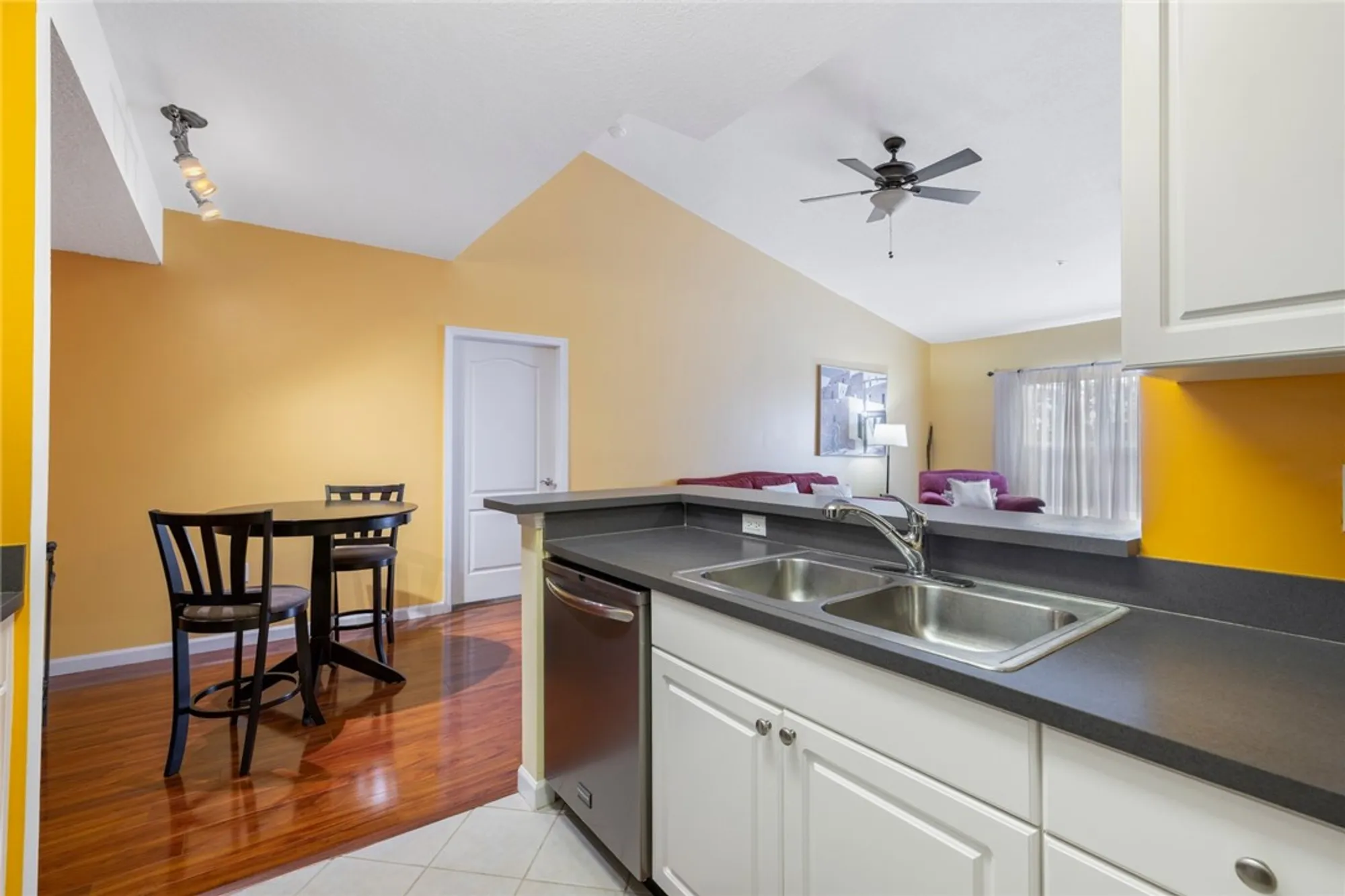 Property Slideshow image 14 of 35 | 5095 fairways cir apt i304, Vero Beach, FL, 32967