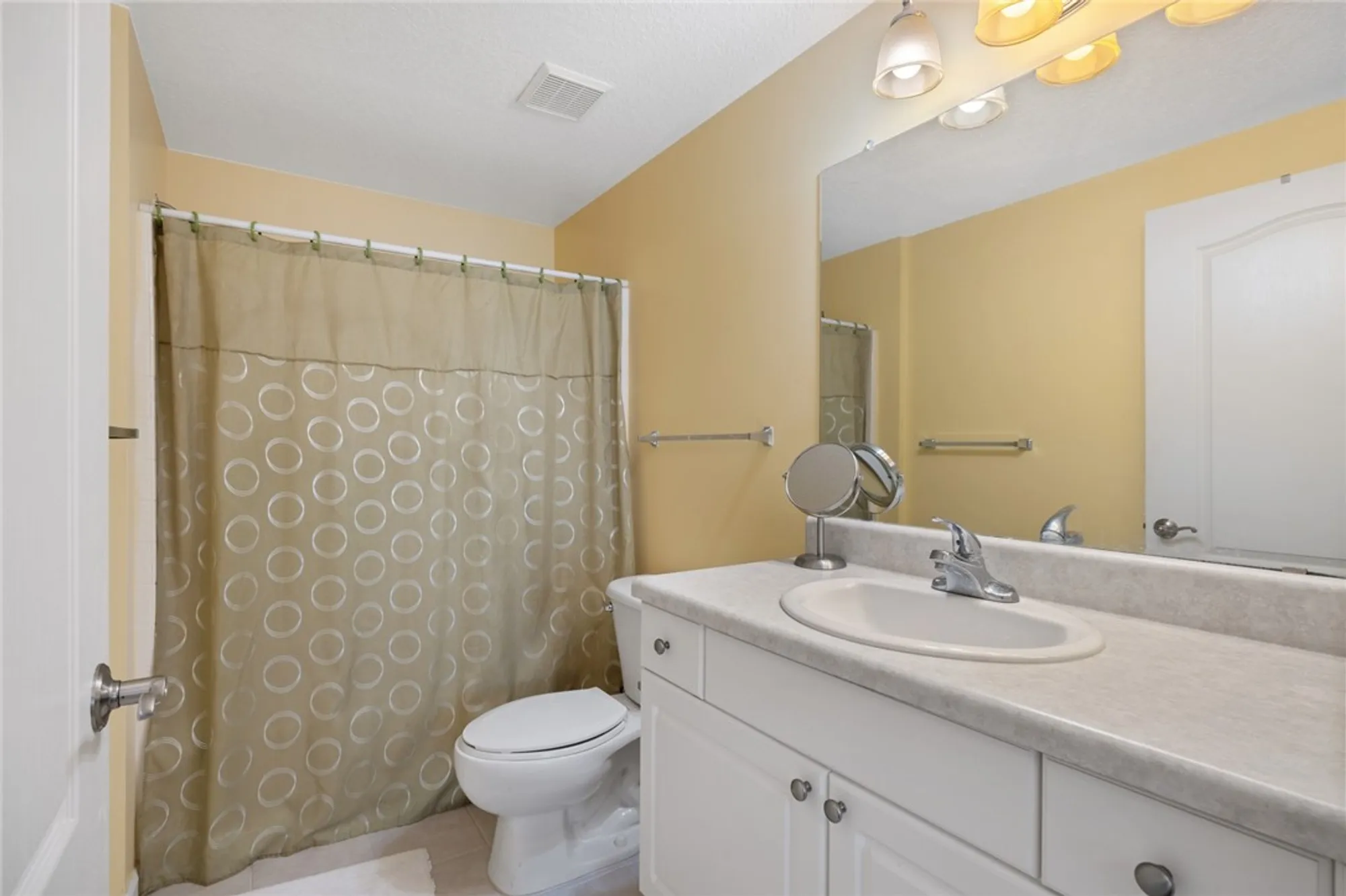 Property Slideshow image 18 of 35 | 5095 fairways cir apt i304, Vero Beach, FL, 32967