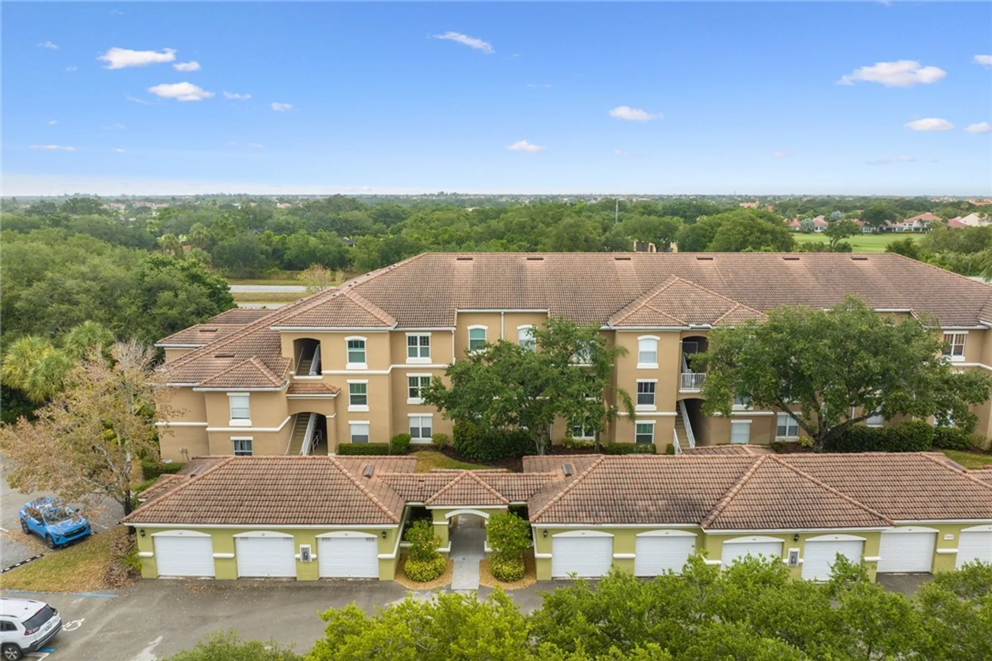 Property Slideshow image 2 of 35 | 5095 fairways cir apt i304, Vero Beach, FL, 32967