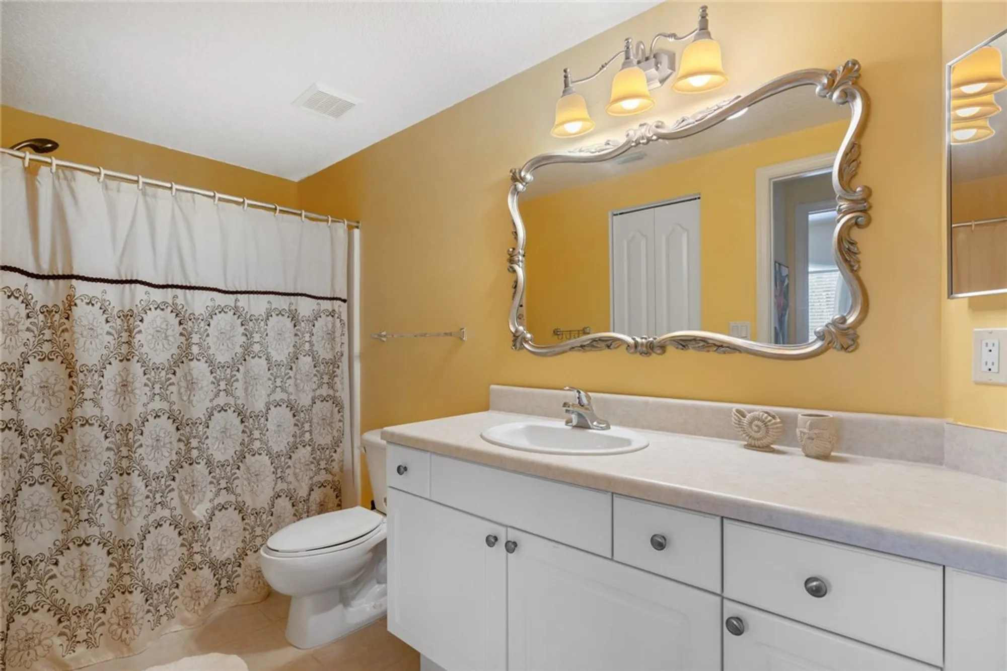 Property Slideshow image 21 of 35 | 5095 fairways cir apt i304, Vero Beach, FL, 32967