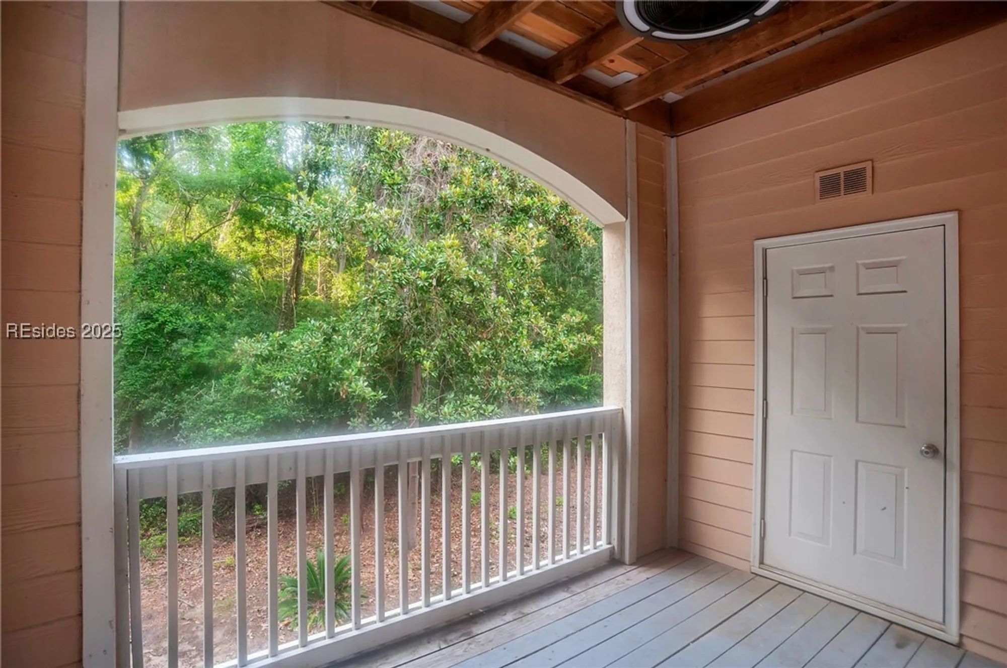 Property Slideshow image 24 of 35 | 380 marshland rd e26, Hilton Head Island, SC, 29926