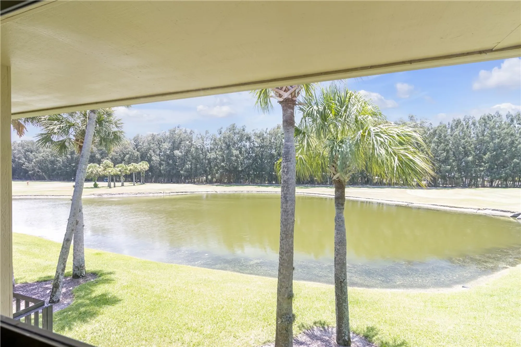 Property Slideshow image 14 of 36 | 12 plantation dr apt 205, Vero Beach, FL, 32966