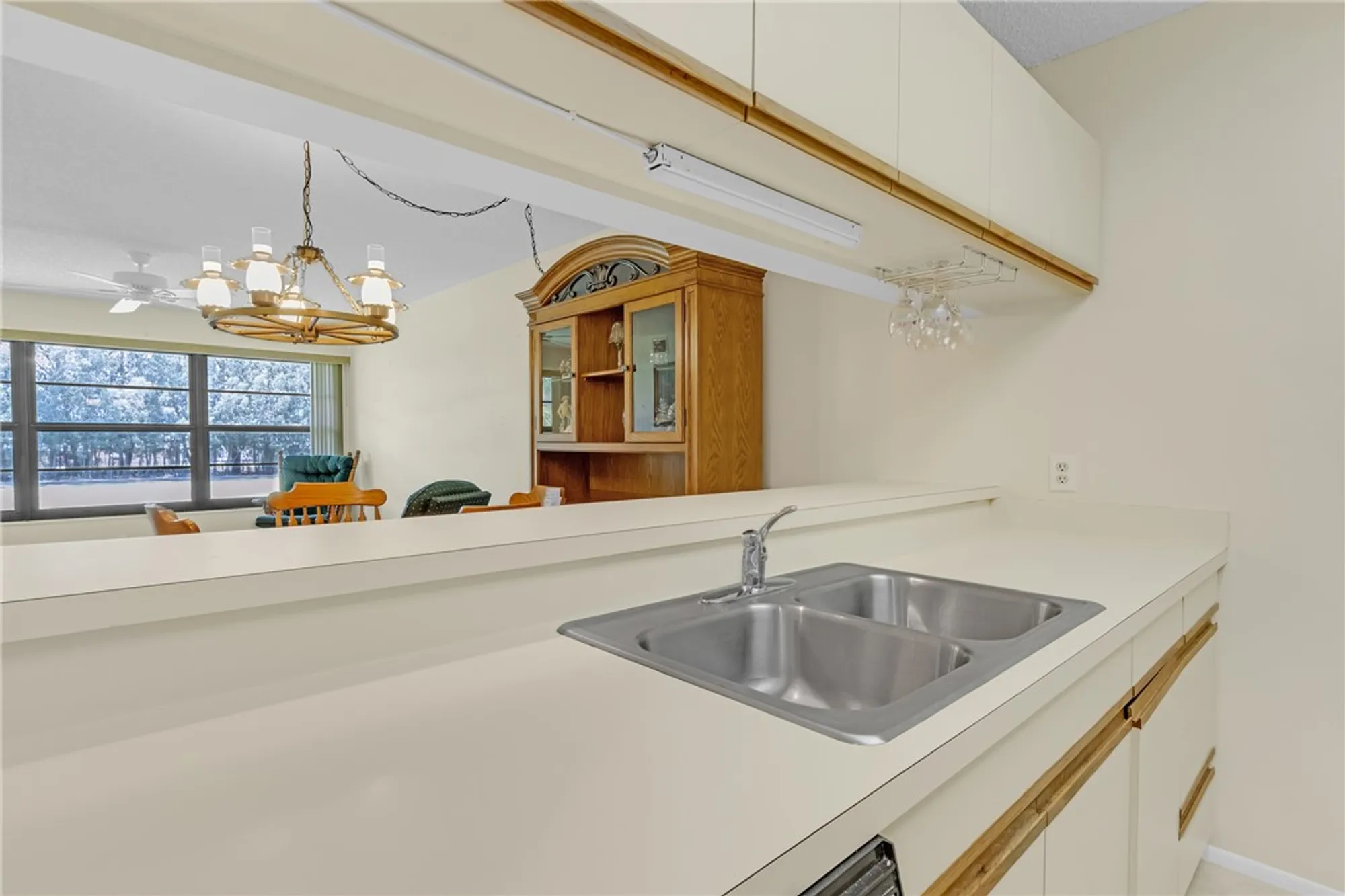 Property Slideshow image 8 of 36 | 12 plantation dr apt 205, Vero Beach, FL, 32966