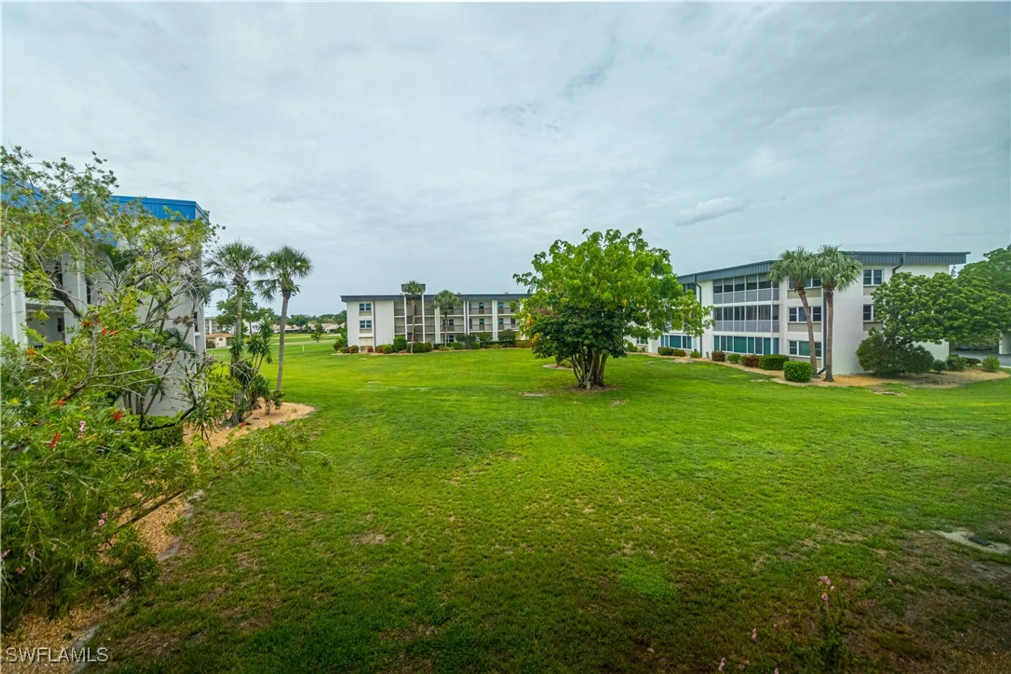 Property Slideshow image 10 of 31 | 1828 pine valley dr 201, Fort Myers, FL, 33907