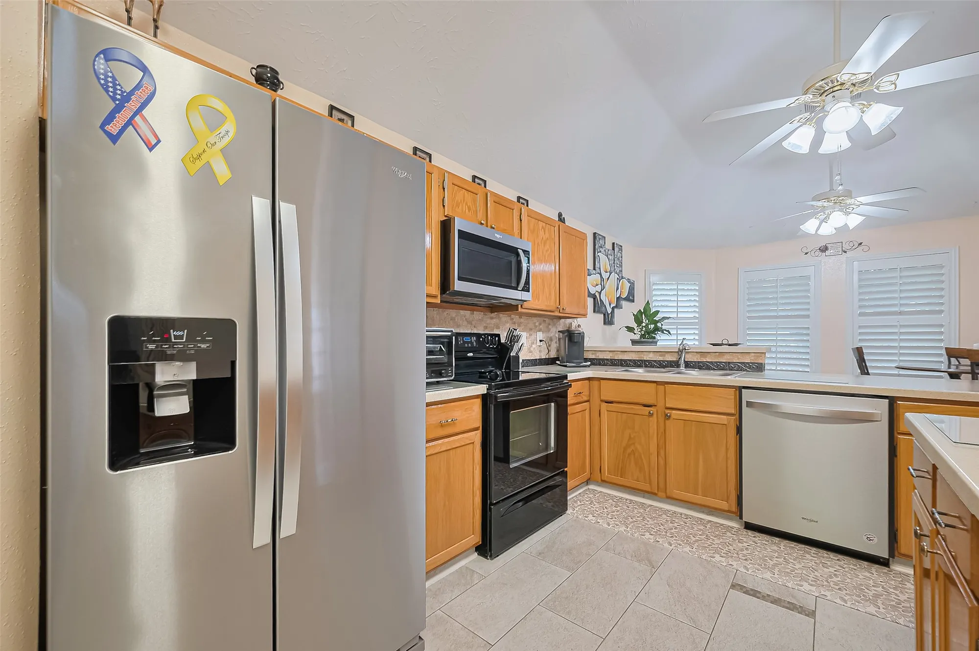 Property Slideshow image 12 of 46 | 2738 n larkspur cir, Pearland, TX, 77584