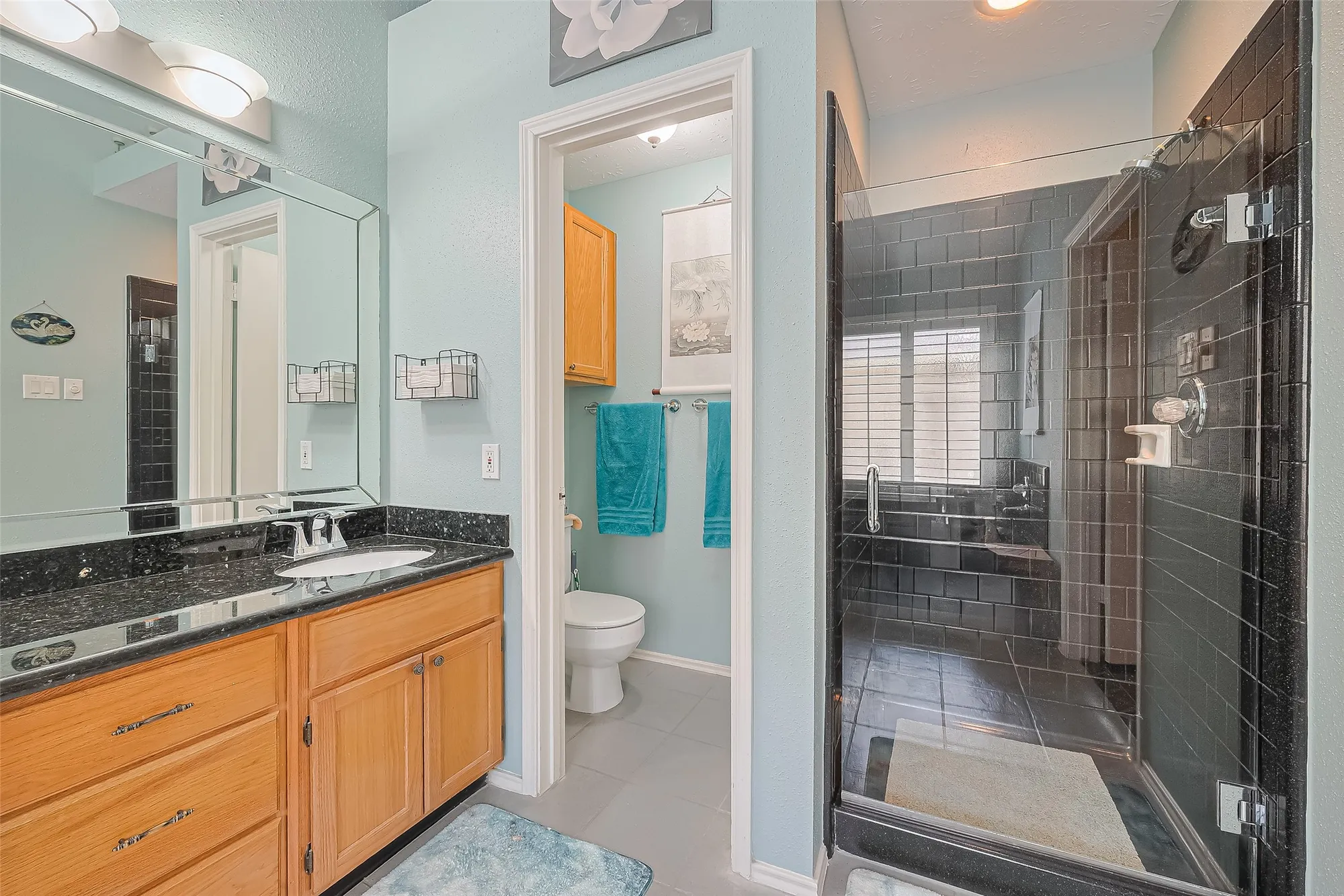 Property Slideshow image 28 of 46 | 2738 n larkspur cir, Pearland, TX, 77584