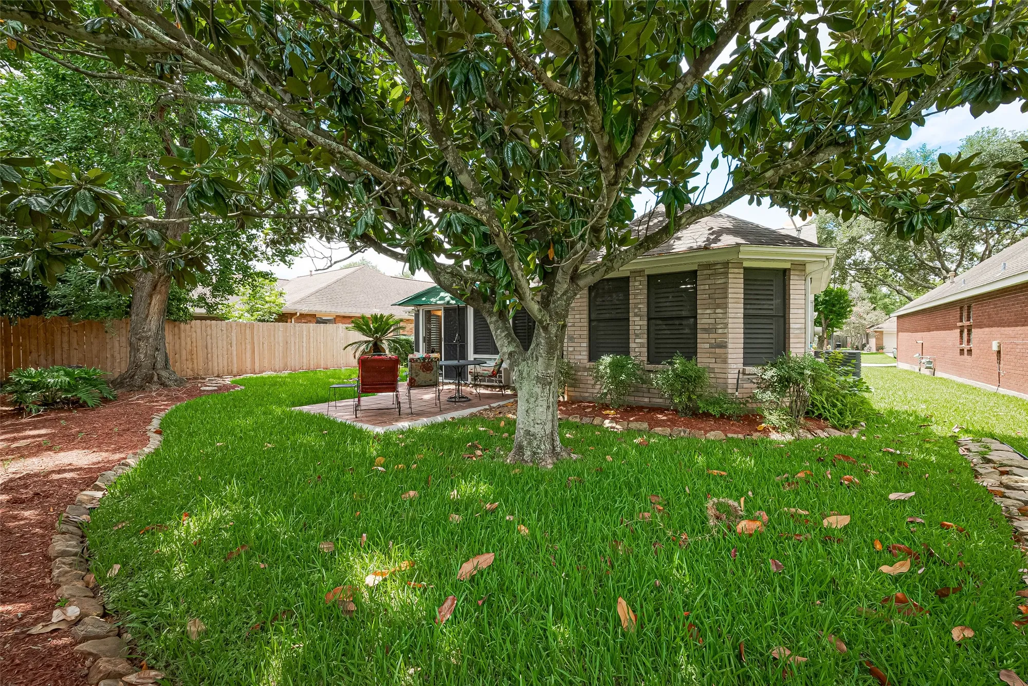 Property Slideshow image 35 of 46 | 2738 n larkspur cir, Pearland, TX, 77584