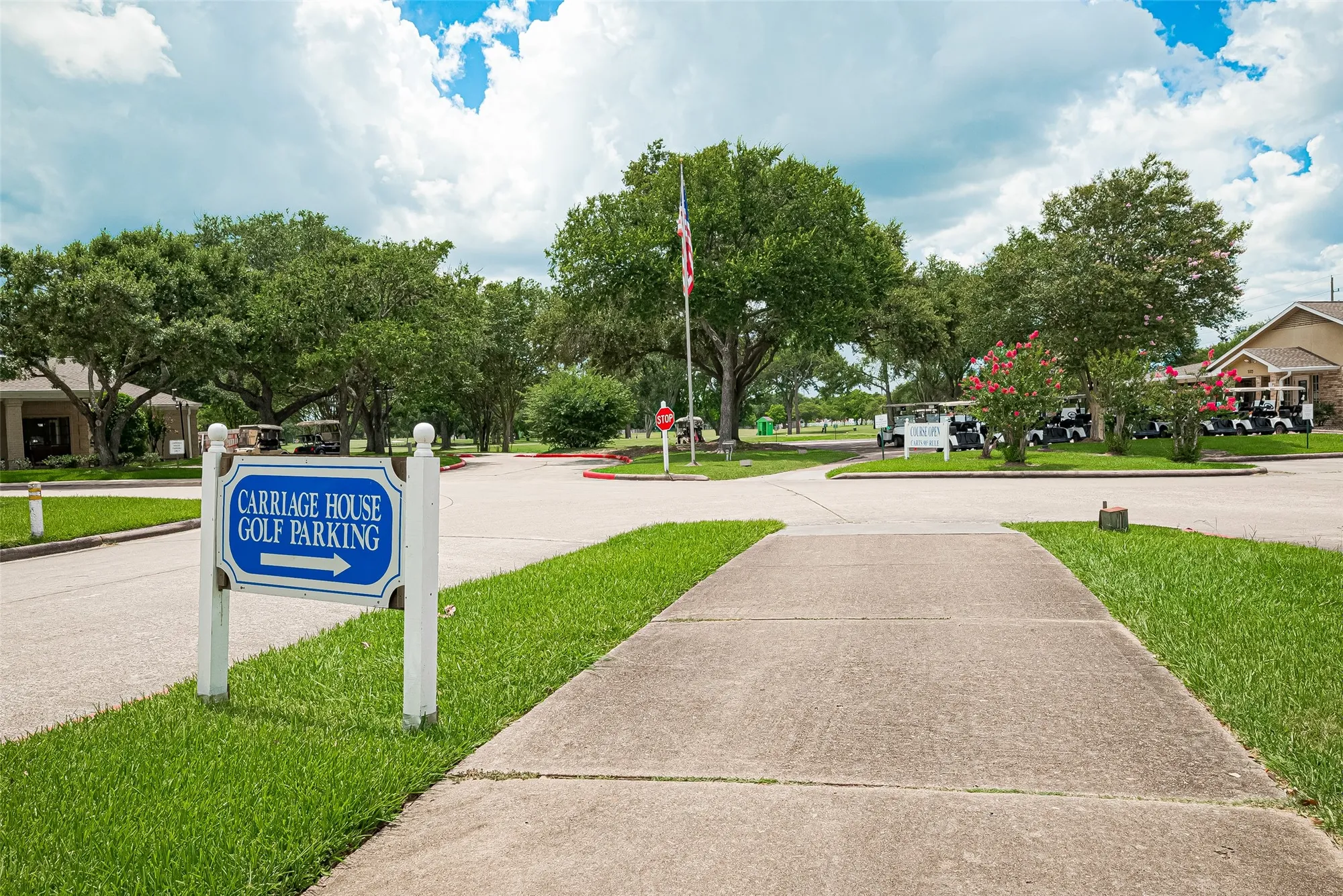 Property Slideshow image 38 of 46 | 2738 n larkspur cir, Pearland, TX, 77584