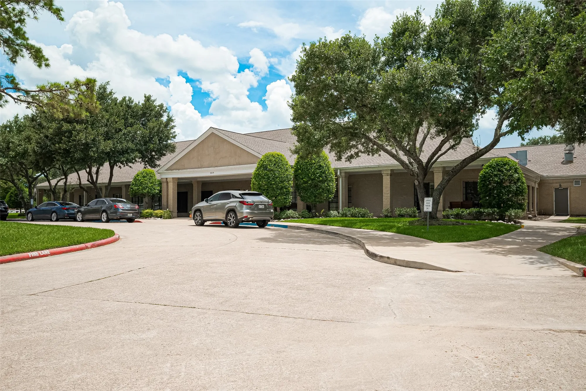 Property Slideshow image 40 of 46 | 2738 n larkspur cir, Pearland, TX, 77584