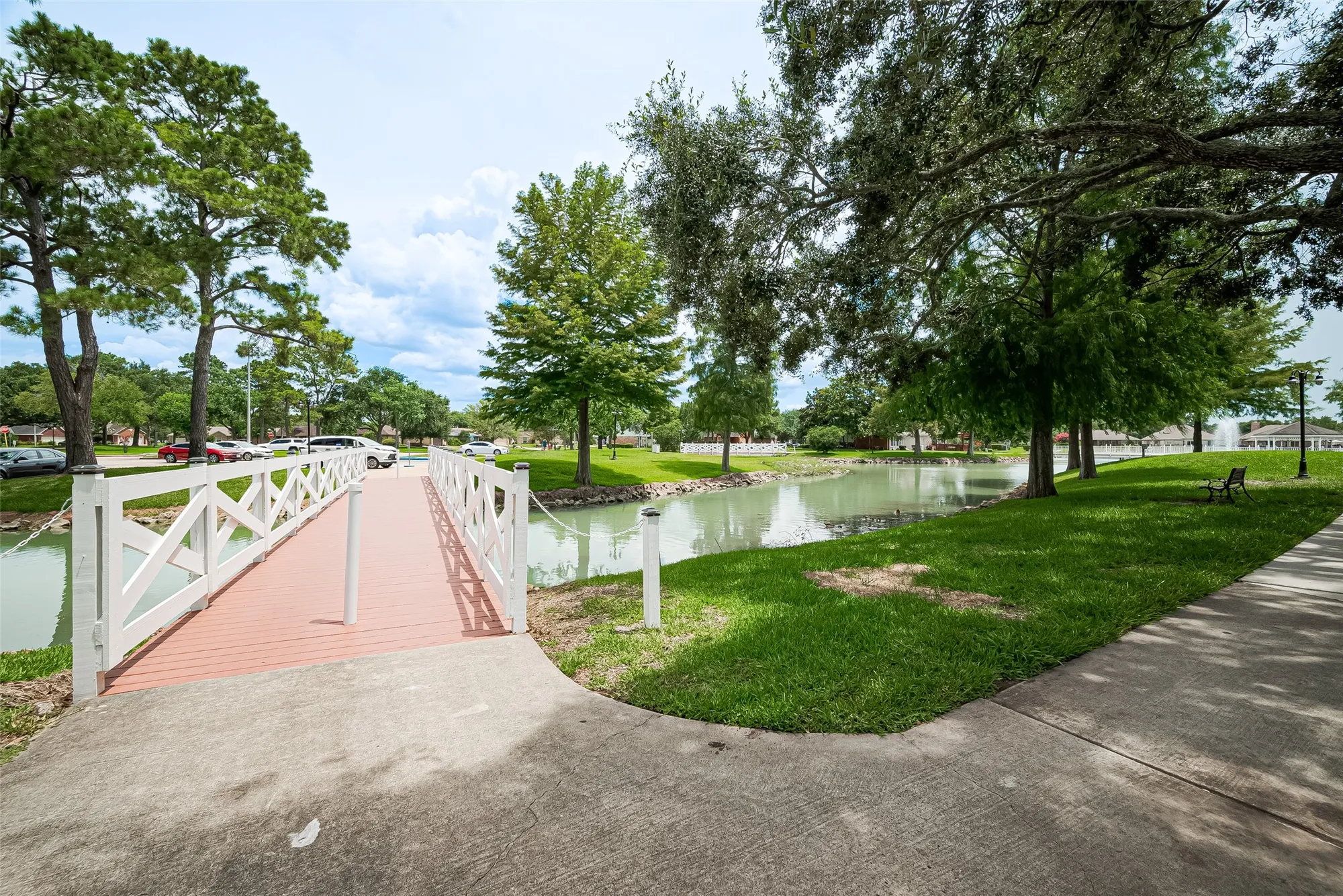 Property Slideshow image 41 of 46 | 2738 n larkspur cir, Pearland, TX, 77584