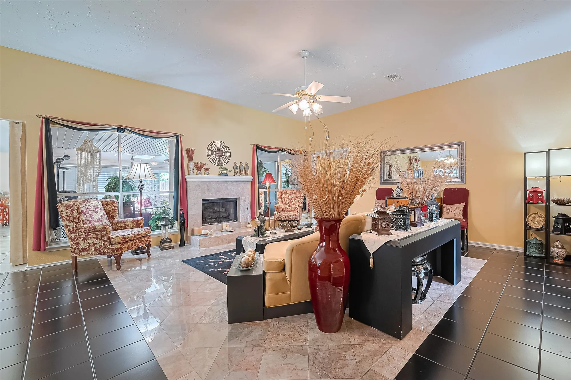 Property Slideshow image 8 of 46 | 2738 n larkspur cir, Pearland, TX, 77584