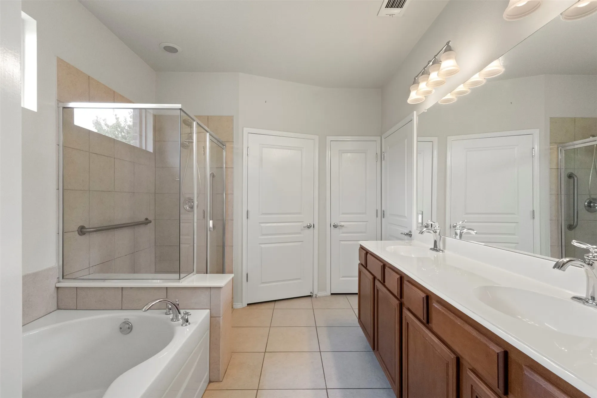 Property Slideshow image 15 of 38 | 6655 dewees ln, Frisco, TX, 75036