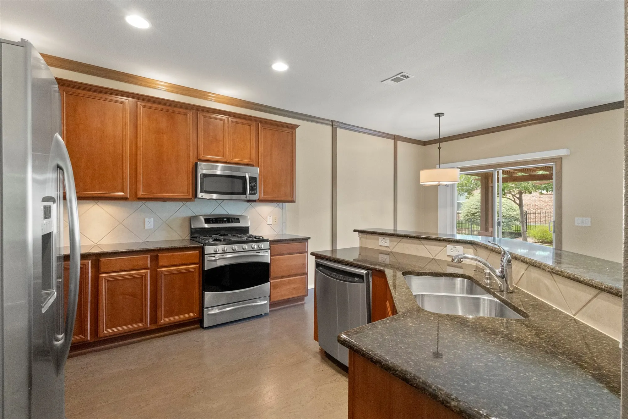 Property Slideshow image 3 of 38 | 6655 dewees ln, Frisco, TX, 75036