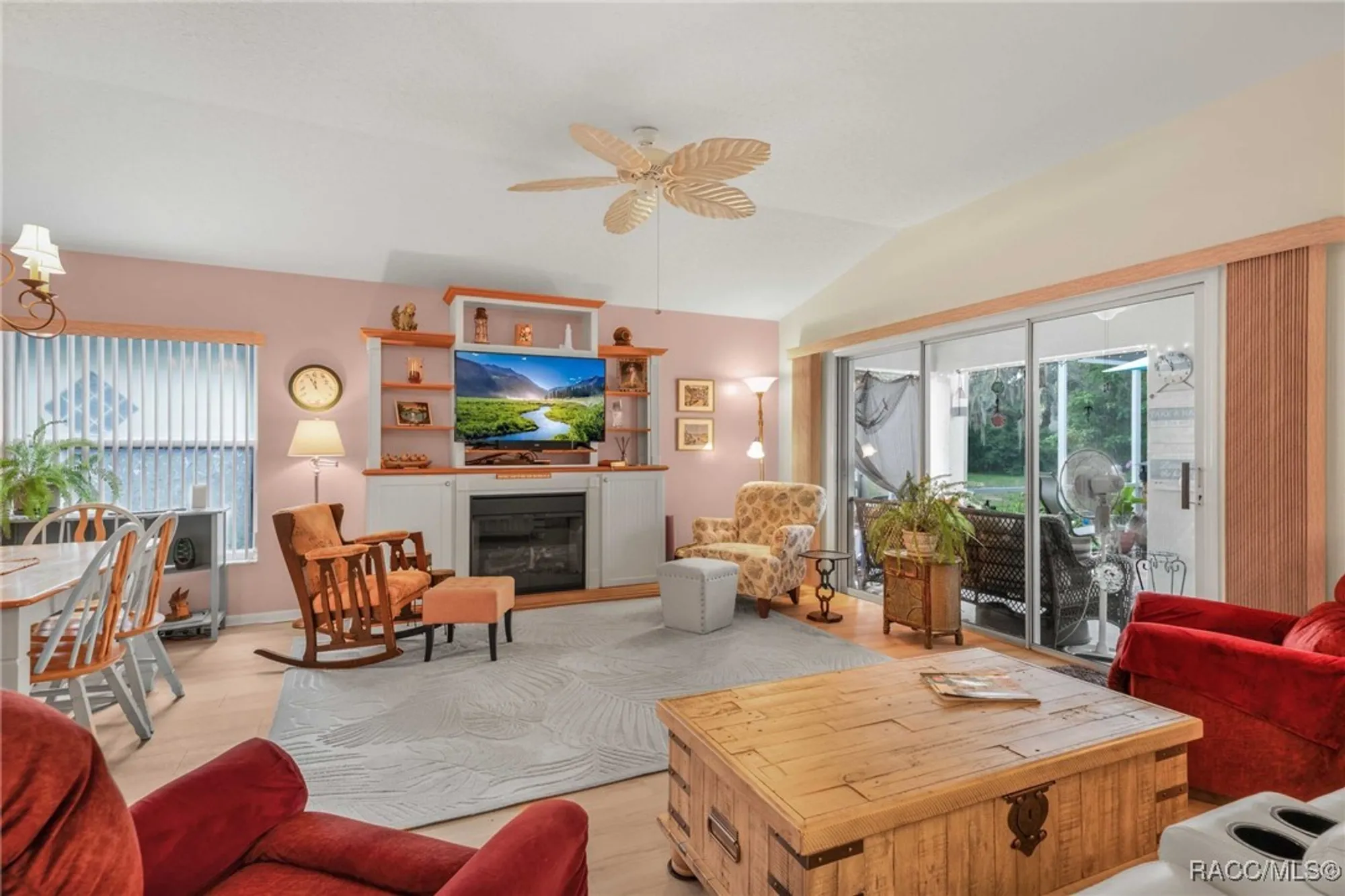 Property Slideshow image 13 of 50 | 6354 w cannondale dr, Crystal River, FL, 34429