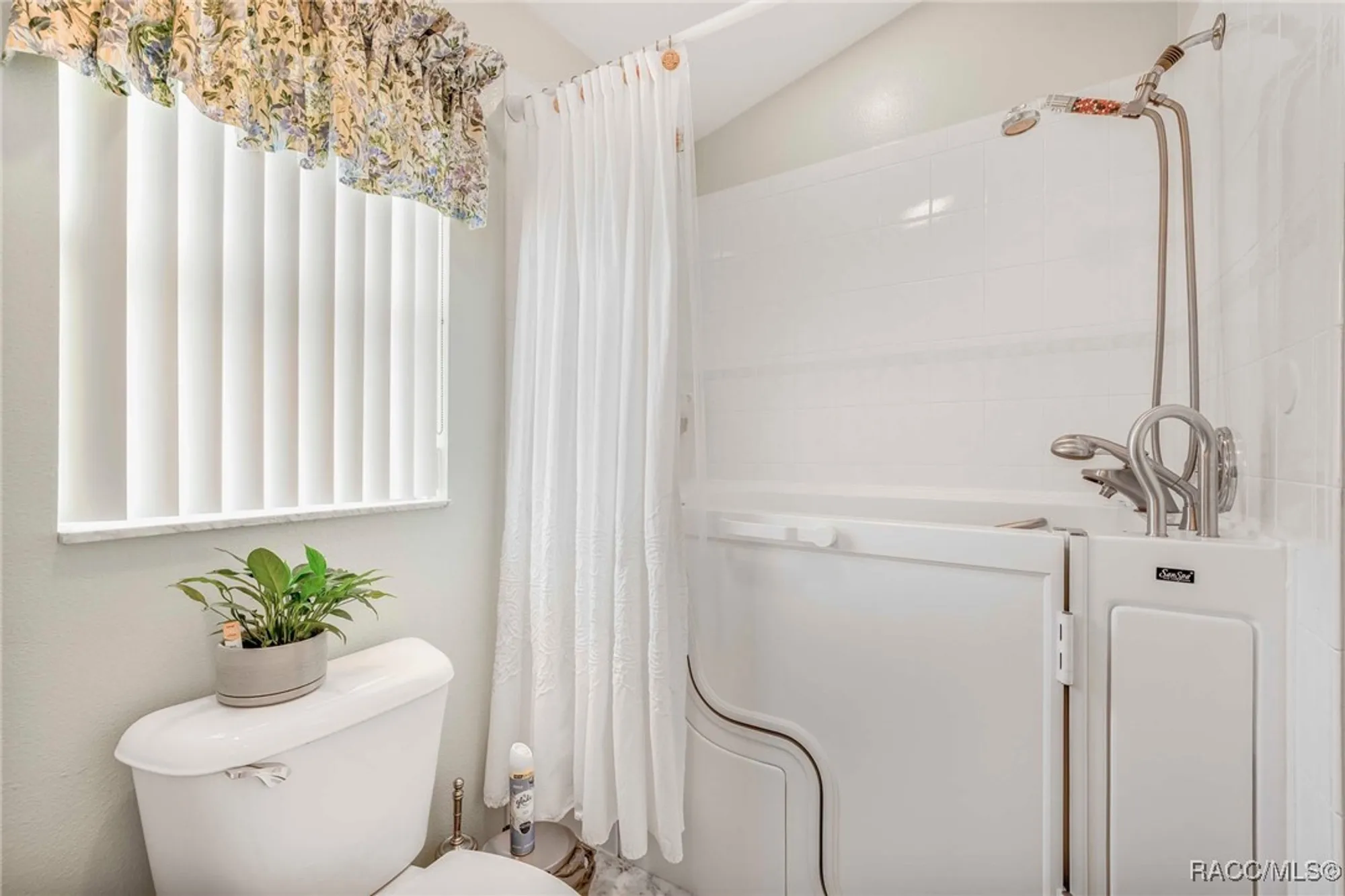 Property Slideshow image 26 of 50 | 6354 w cannondale dr, Crystal River, FL, 34429