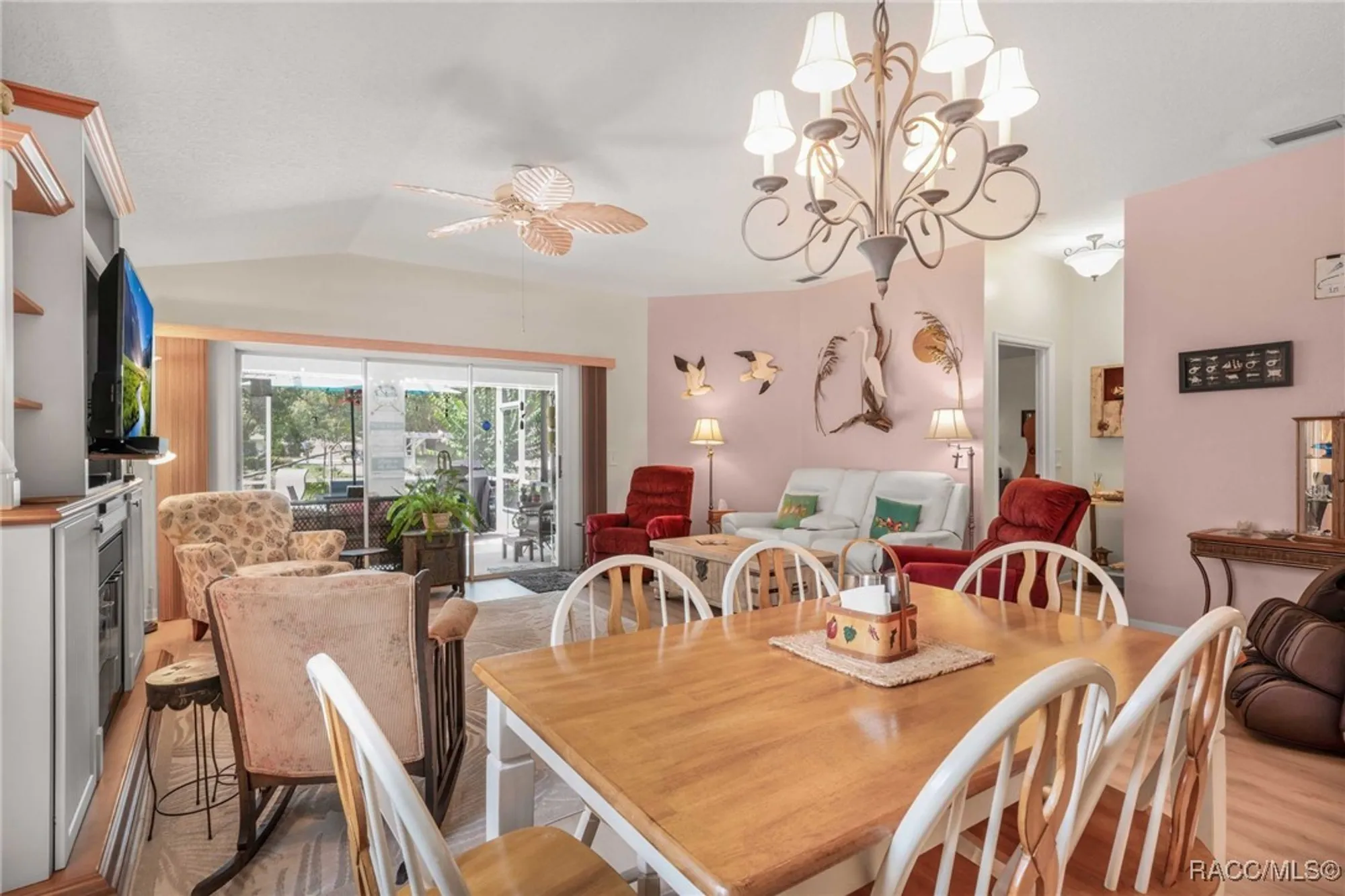 Property Slideshow image 9 of 50 | 6354 w cannondale dr, Crystal River, FL, 34429