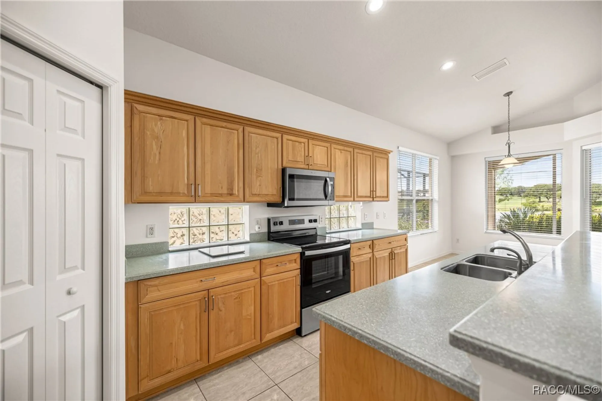Property Slideshow image 17 of 88 | 1328 w diamond shore loop, Hernando, FL, 34442