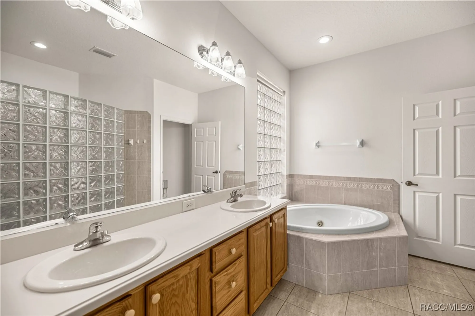 Property Slideshow image 34 of 88 | 1328 w diamond shore loop, Hernando, FL, 34442