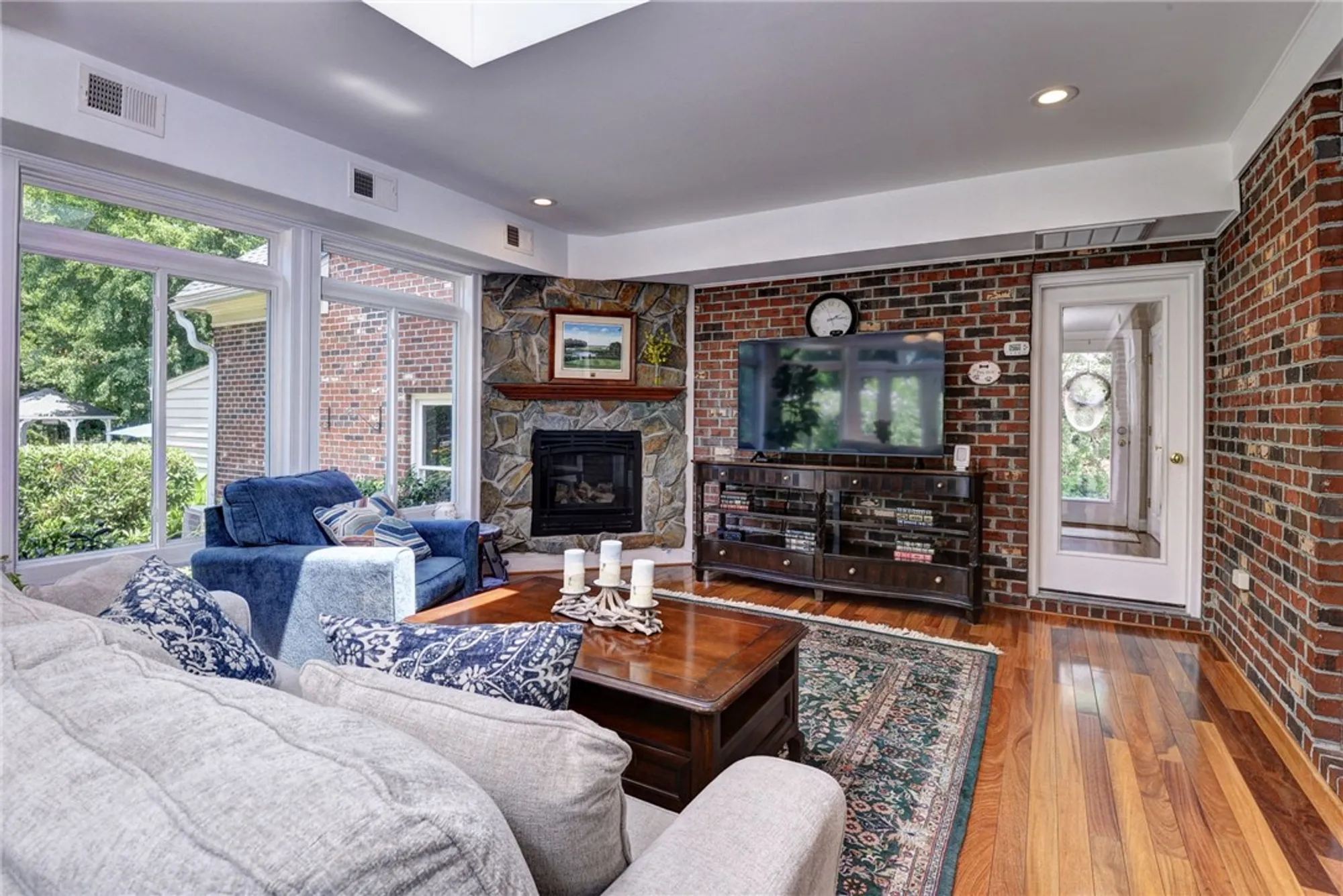 Property Slideshow image 14 of 50 | 2093 harpers mill, Williamsburg, VA, 23185