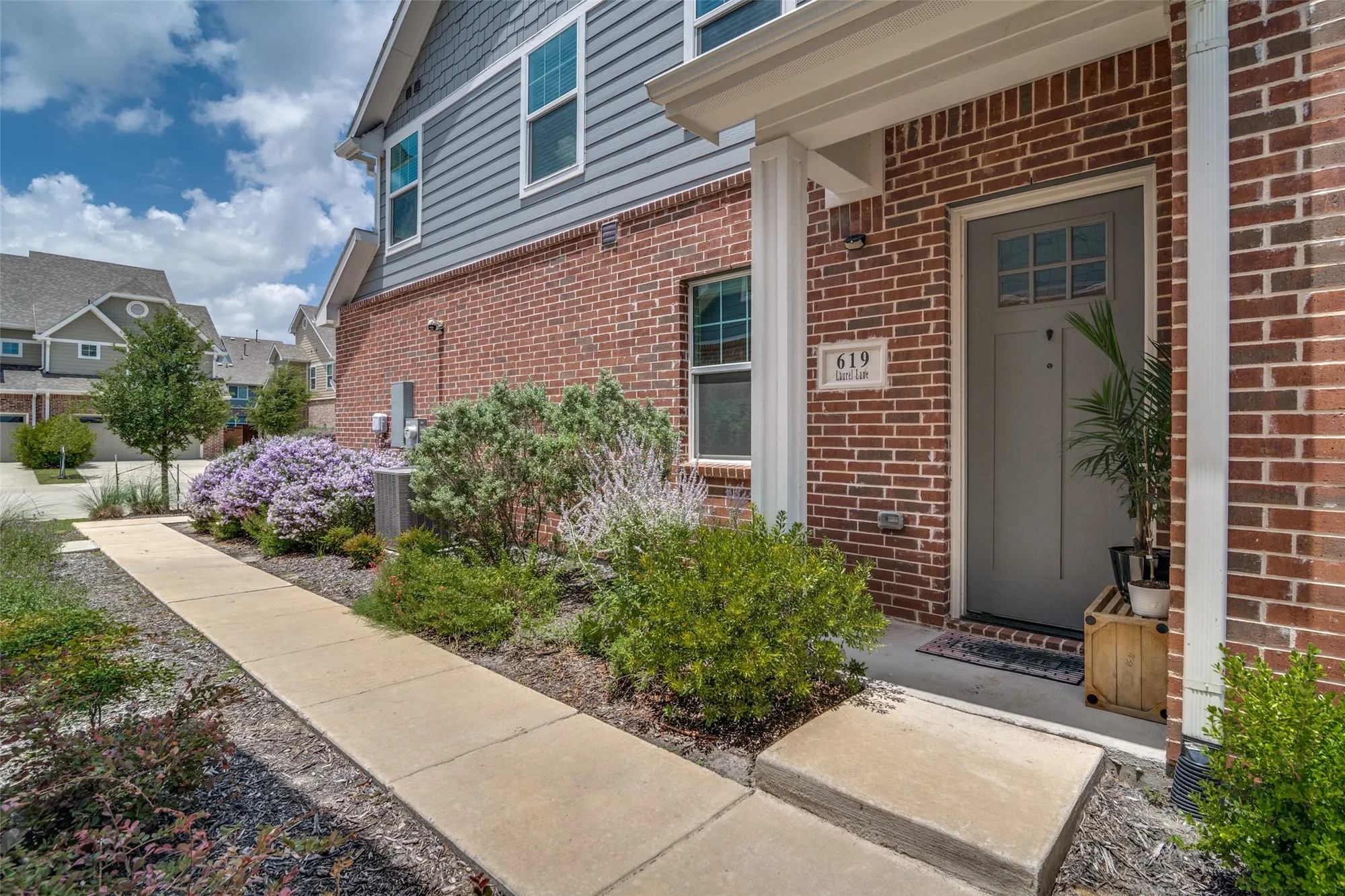 Property Slideshow image 2 of 25 | 619 laurel ln, Wylie, TX, 75098