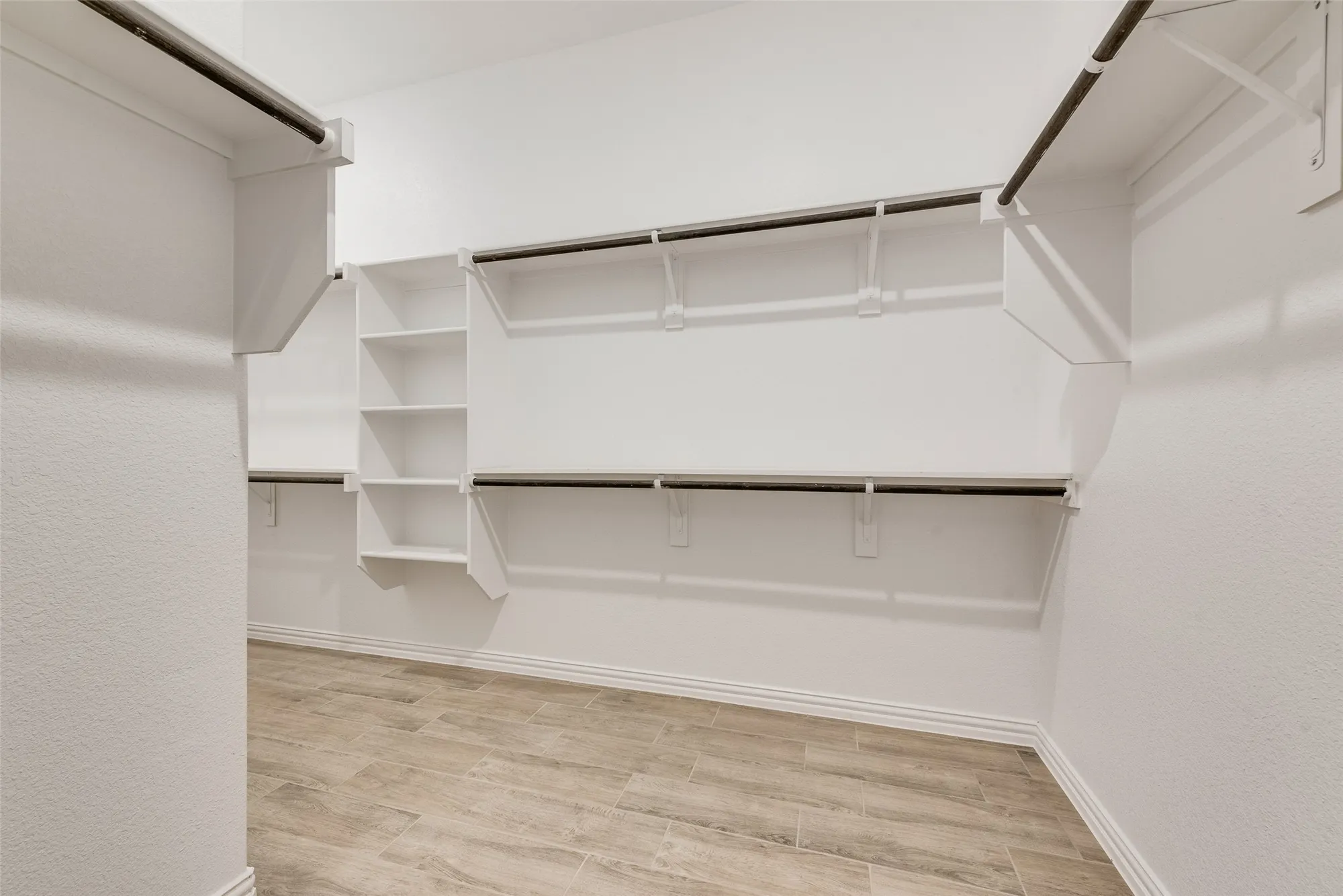 Property Slideshow image 17 of 32 | 4755 kings garden pkwy, Arlington, TX, 76005