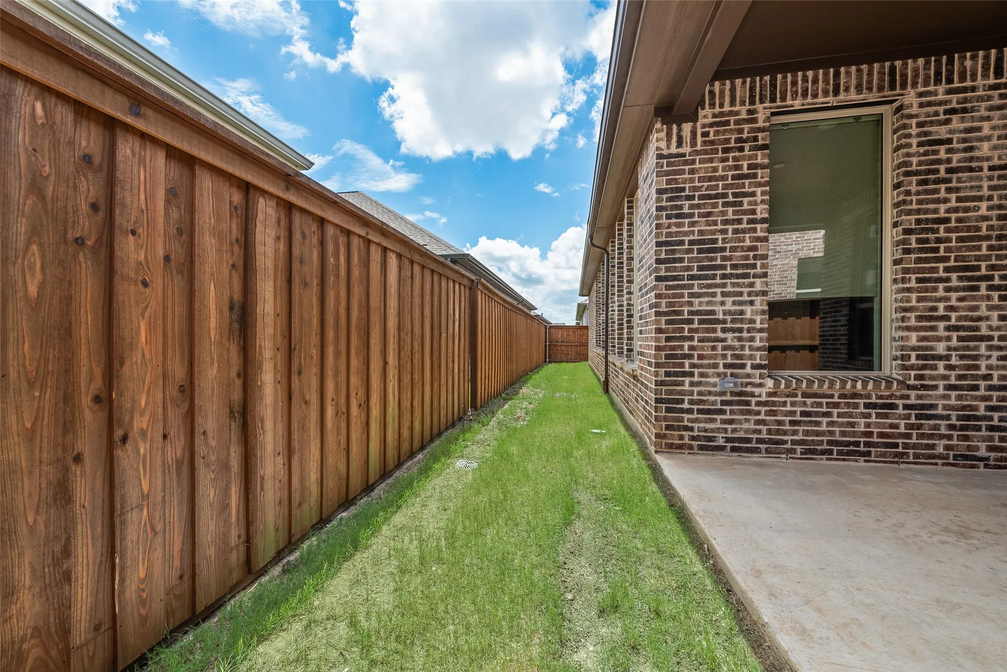Property Slideshow image 26 of 32 | 4755 kings garden pkwy, Arlington, TX, 76005