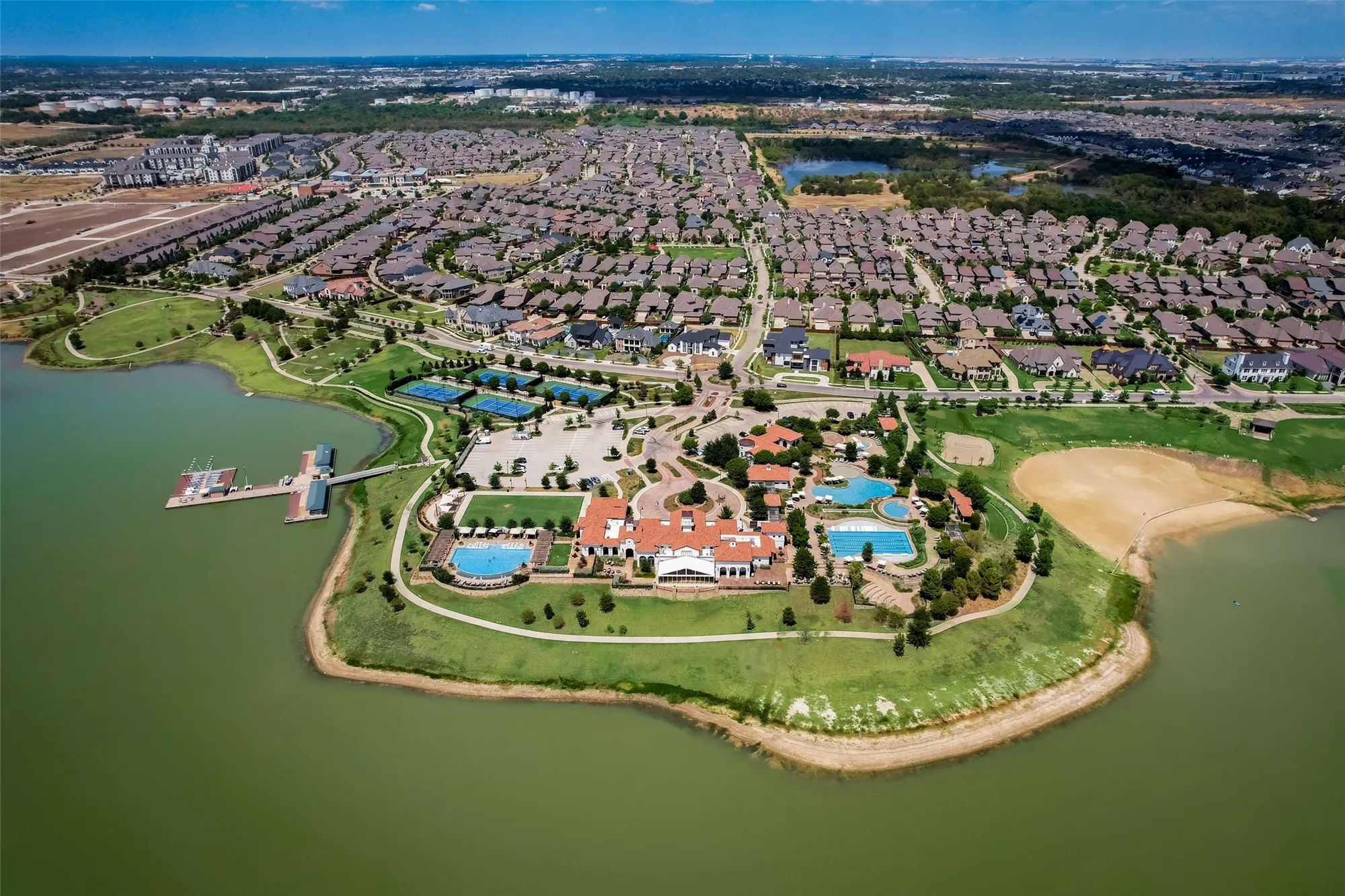 Property Slideshow image 28 of 32 | 4755 kings garden pkwy, Arlington, TX, 76005