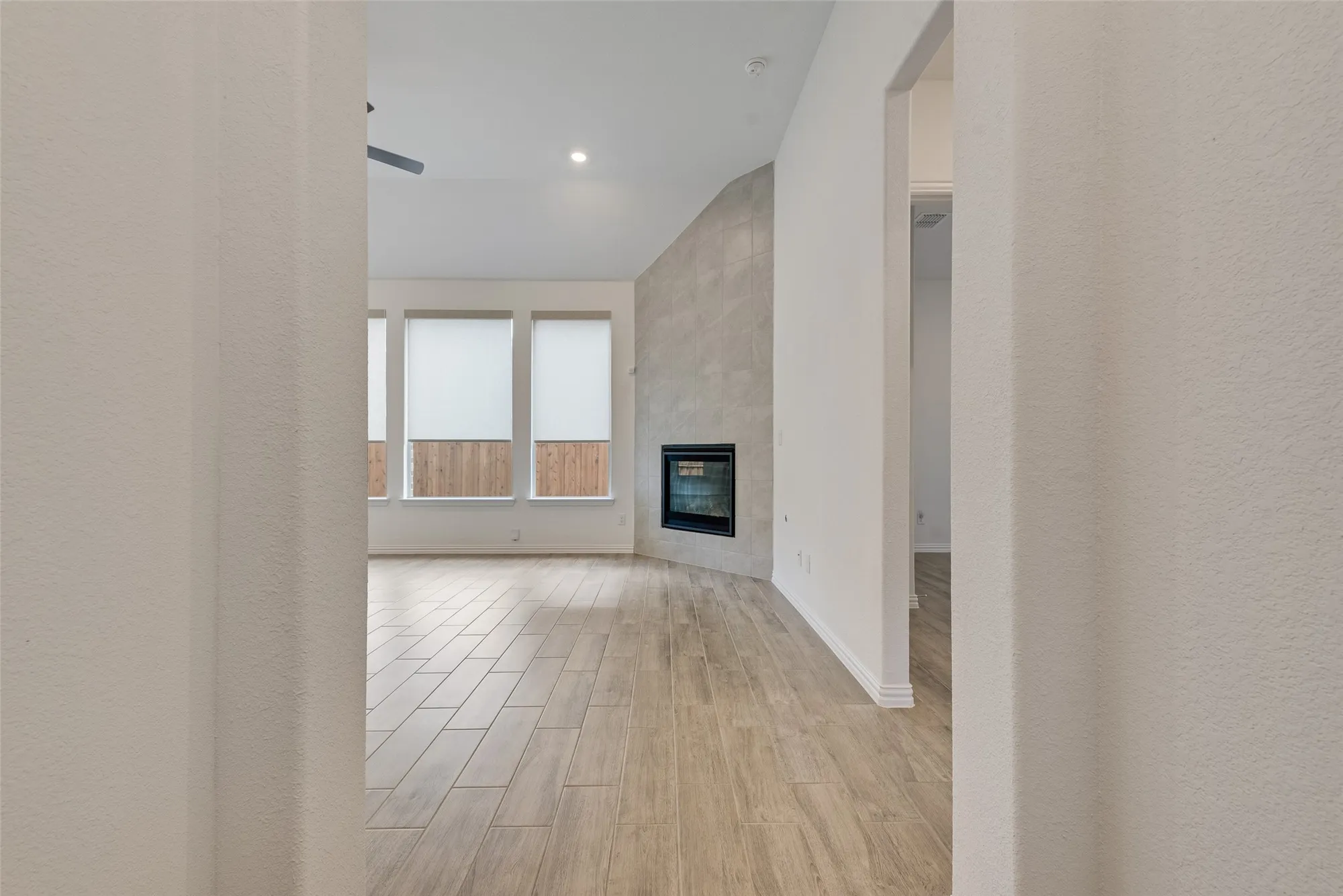 Property Slideshow image 3 of 32 | 4755 kings garden pkwy, Arlington, TX, 76005