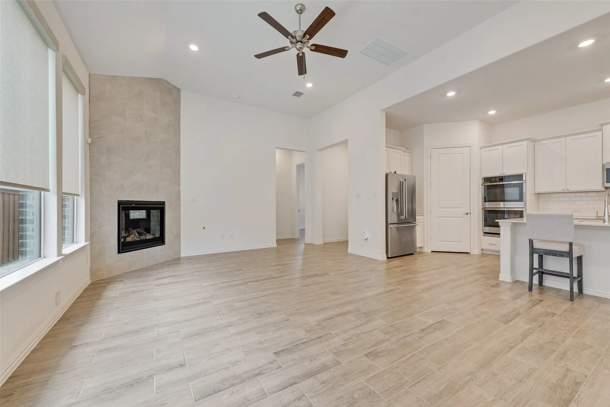 Property Slideshow image 5 of 32 | 4755 kings garden pkwy, Arlington, TX, 76005