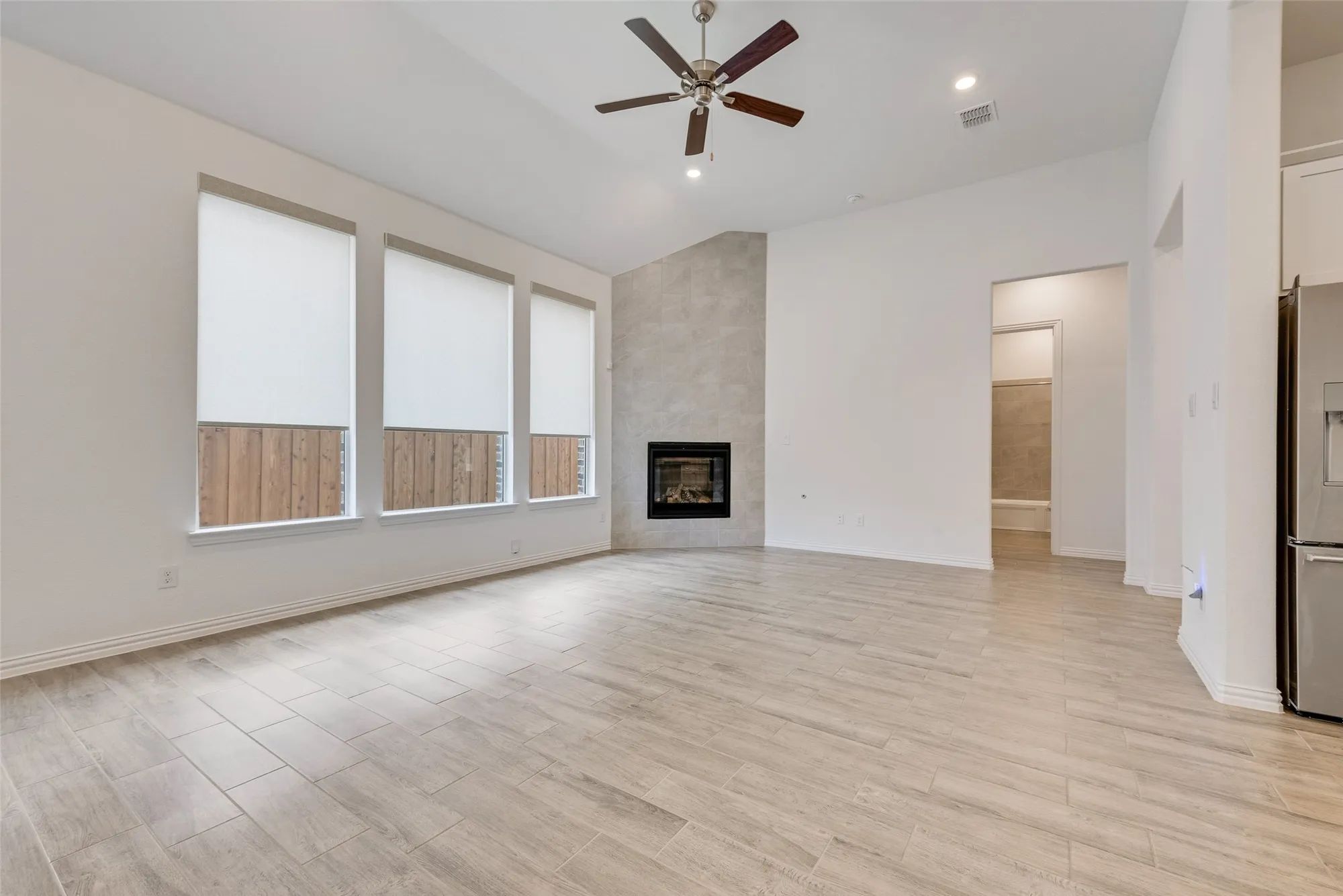 Property Slideshow image 6 of 32 | 4755 kings garden pkwy, Arlington, TX, 76005