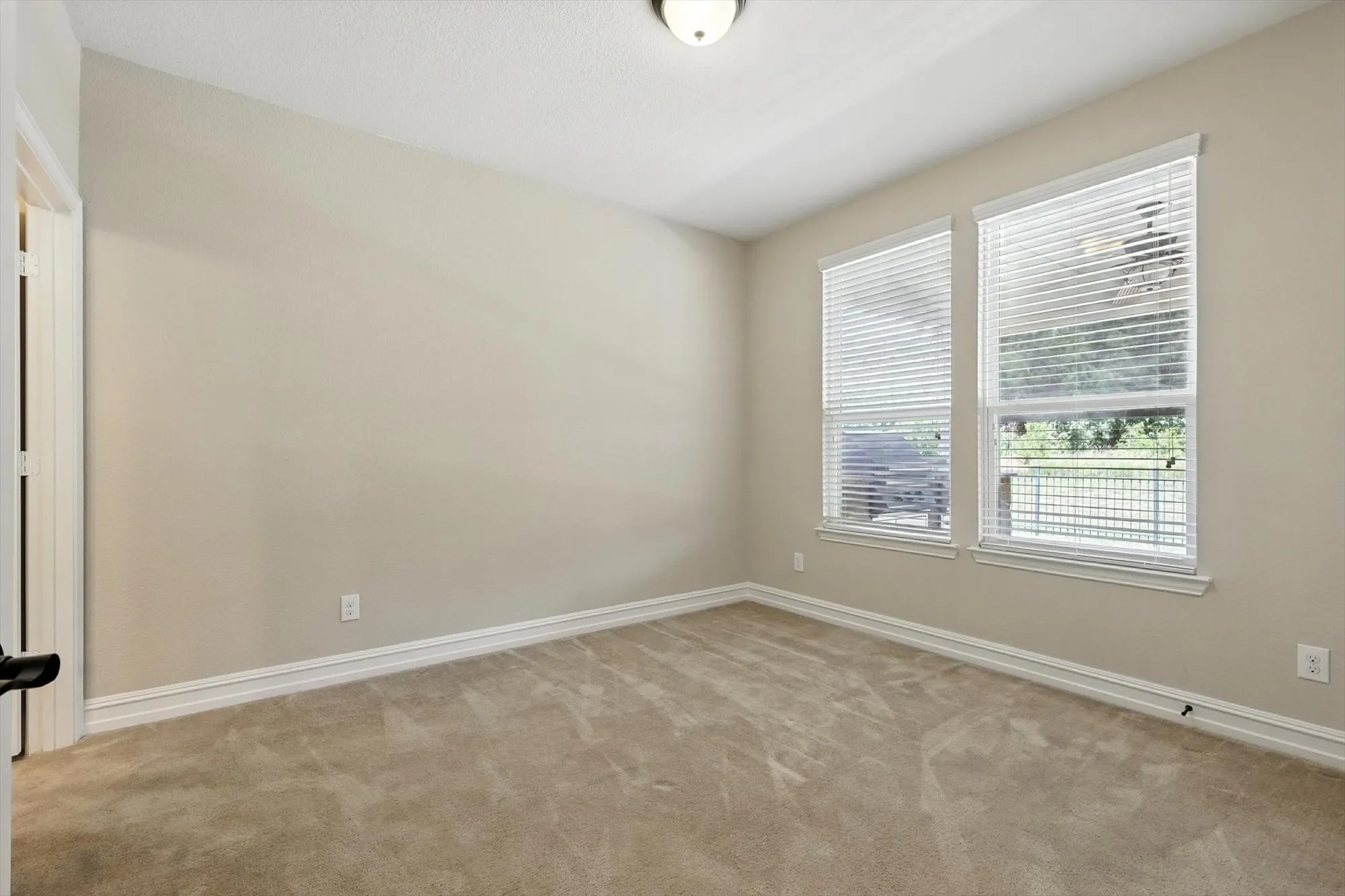 Property Slideshow image 17 of 40 | 6371 walnut hill ct, Frisco, TX, 75036