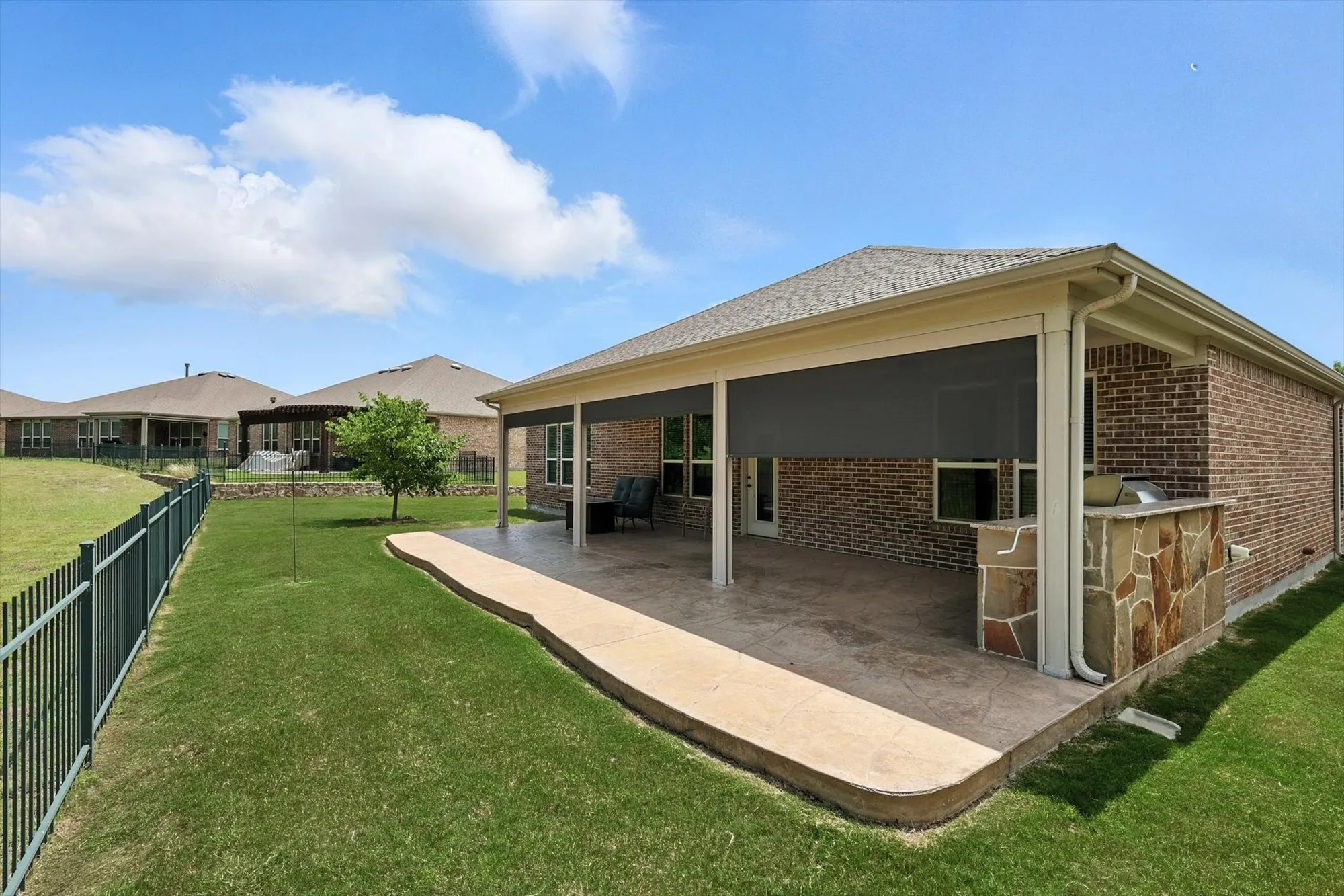 Property Slideshow image 26 of 40 | 6371 walnut hill ct, Frisco, TX, 75036