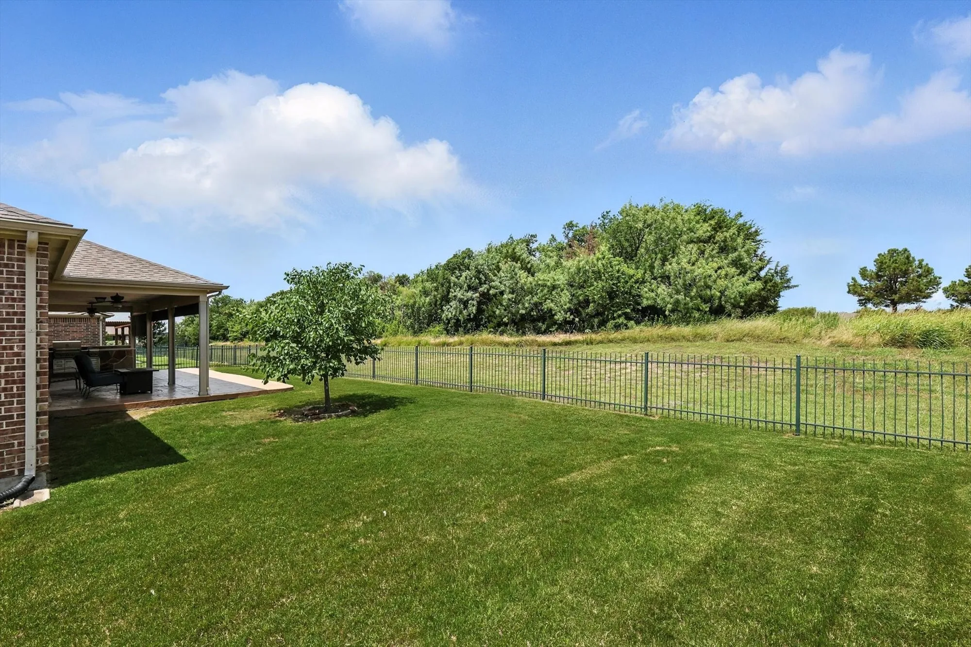 Property Slideshow image 27 of 40 | 6371 walnut hill ct, Frisco, TX, 75036