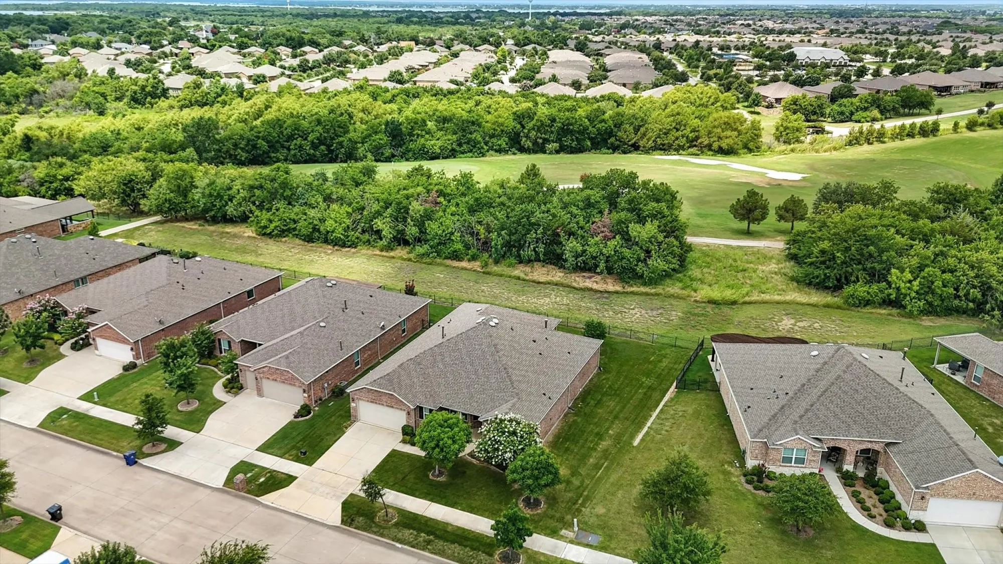 Property Slideshow image 28 of 40 | 6371 walnut hill ct, Frisco, TX, 75036