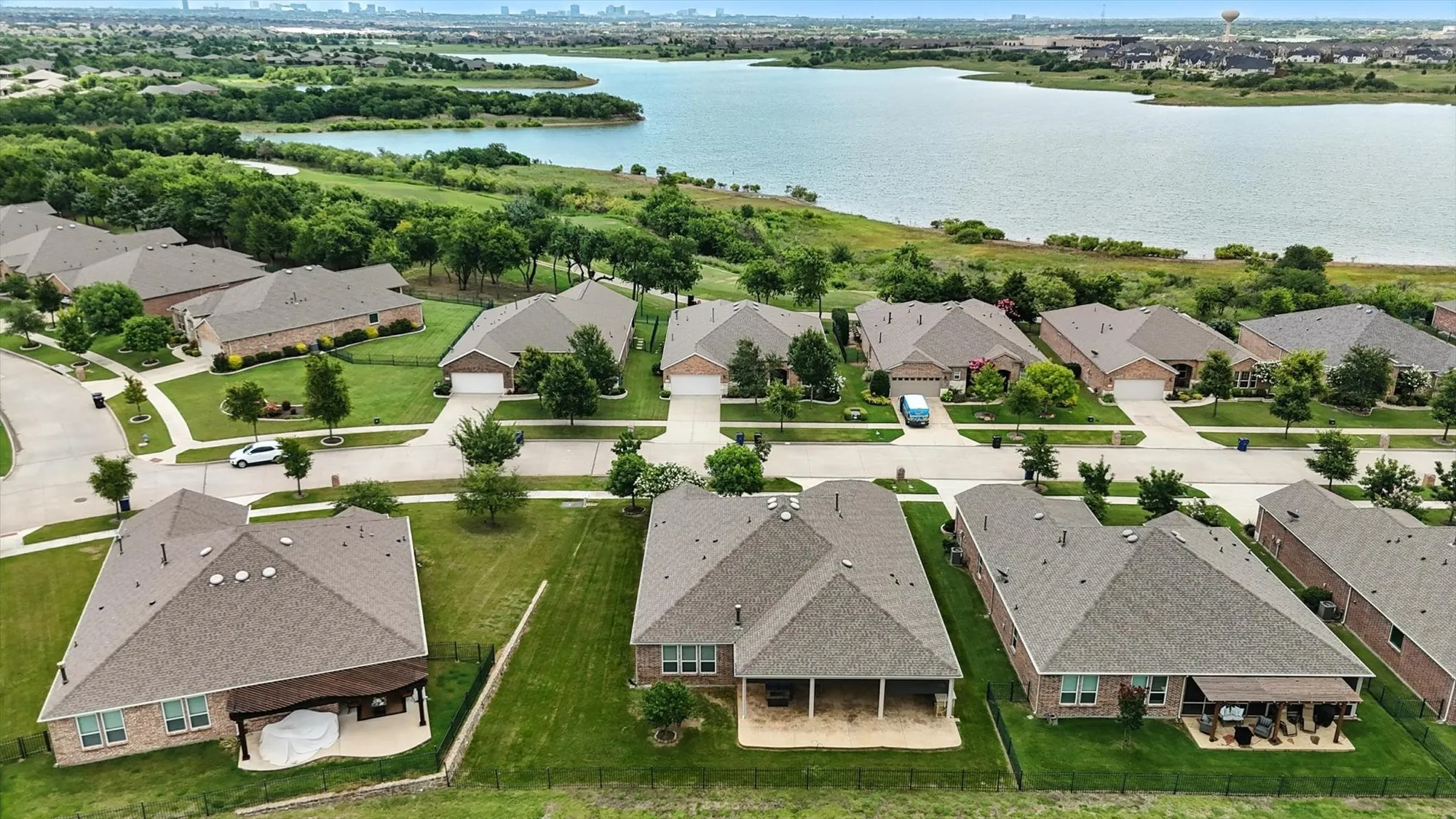 Property Slideshow image 29 of 40 | 6371 walnut hill ct, Frisco, TX, 75036