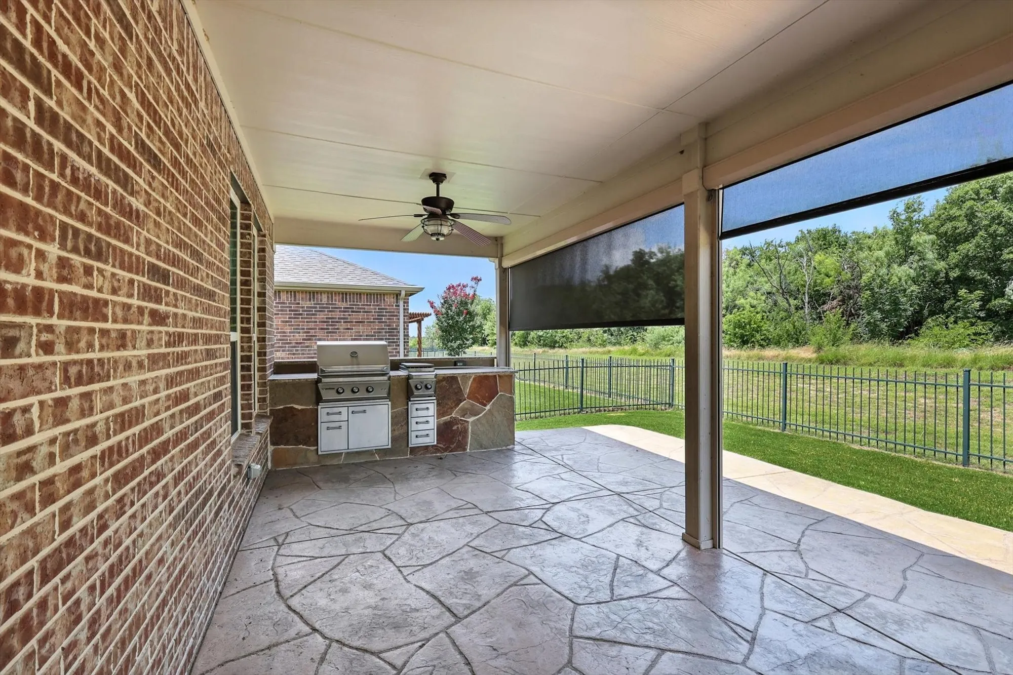 Property Slideshow image 23 of 40 | 6371 walnut hill ct, Frisco, TX, 75036