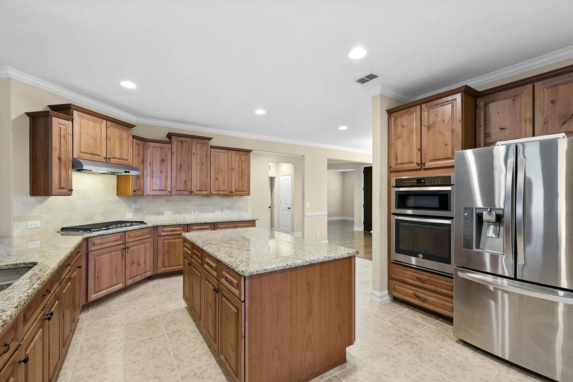 Property Slideshow image 5 of 40 | 6371 walnut hill ct, Frisco, TX, 75036