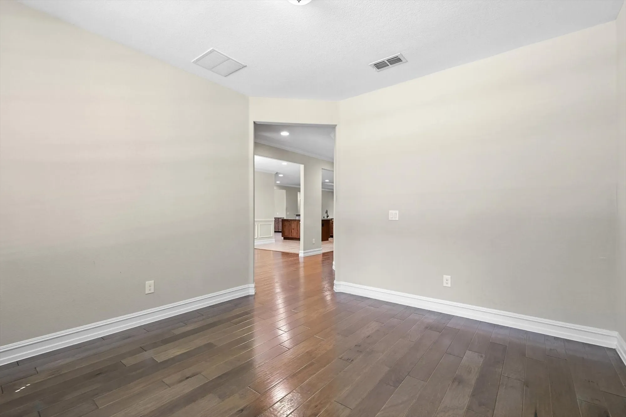 Property Slideshow image 7 of 40 | 6371 walnut hill ct, Frisco, TX, 75036