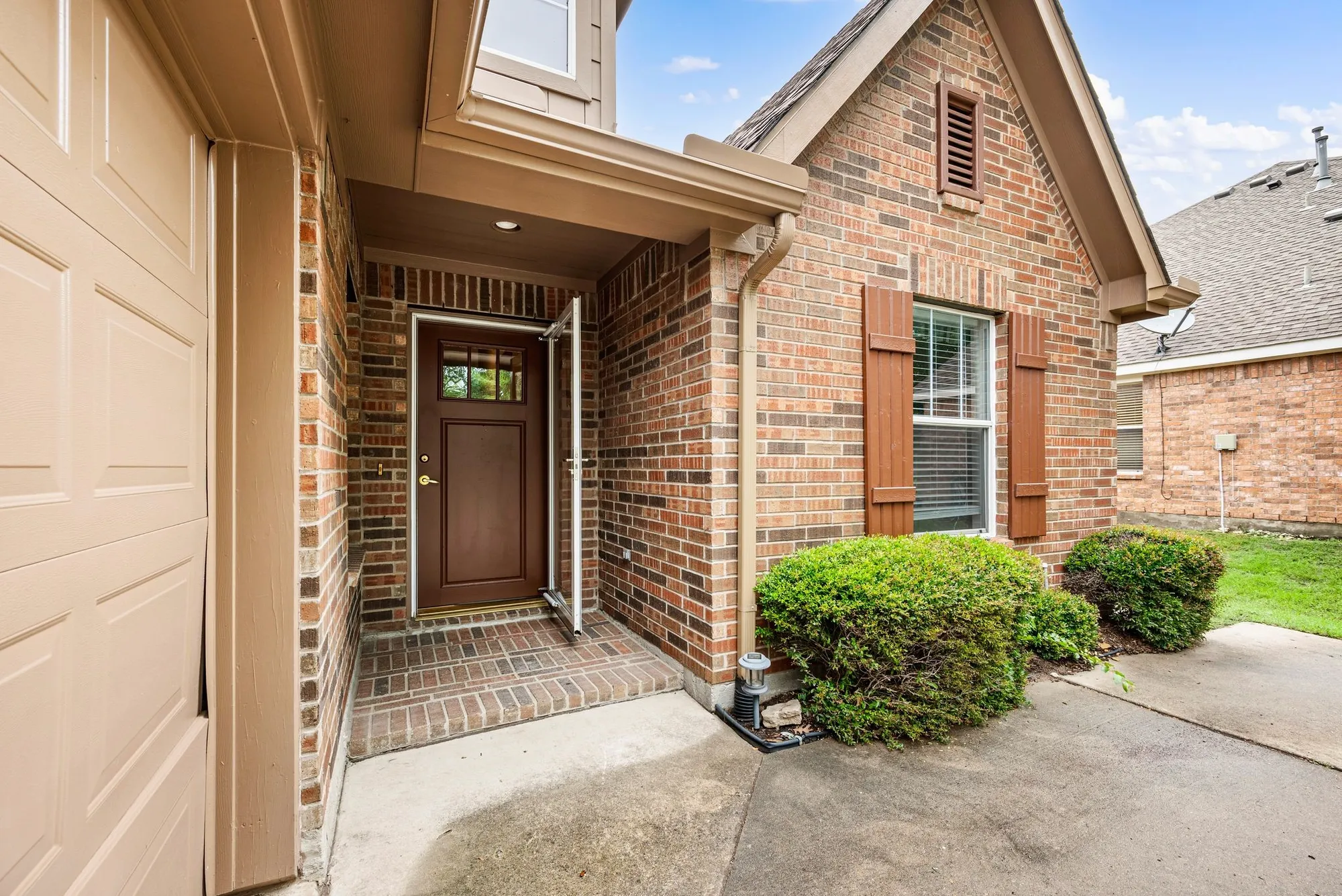 Property Slideshow image 2 of 15 | 1311 shinnecock ct, Fairview, TX, 75069