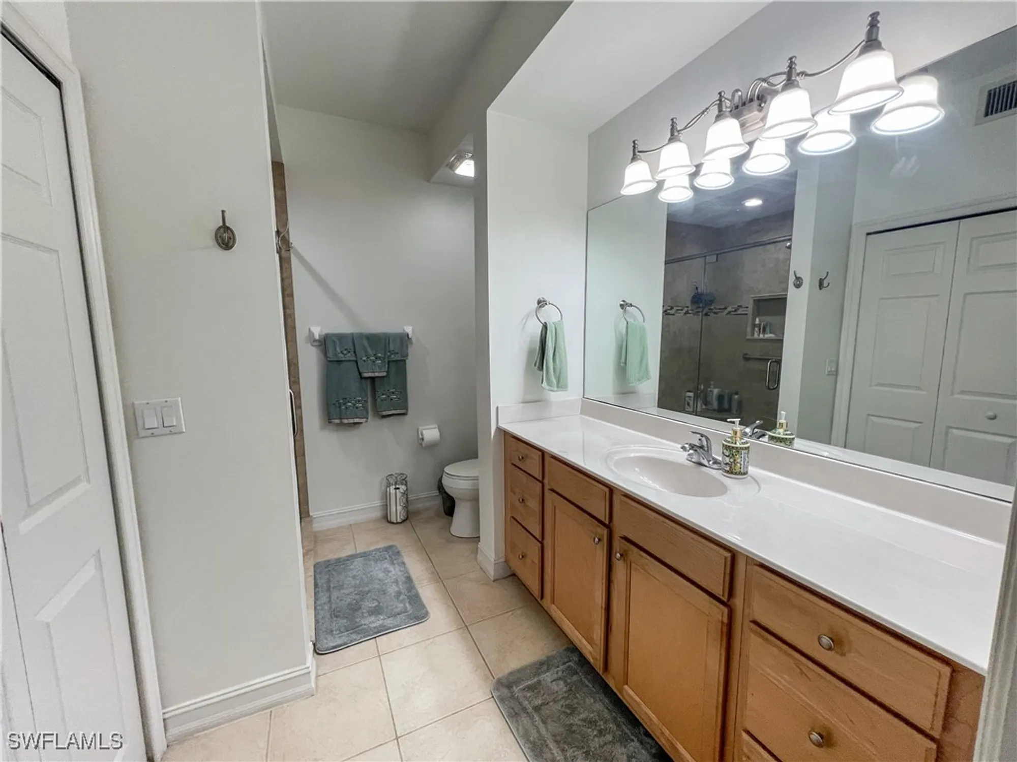 Property Slideshow image 14 of 25 | 10720 ravenna way 104, Fort Myers, FL, 33913