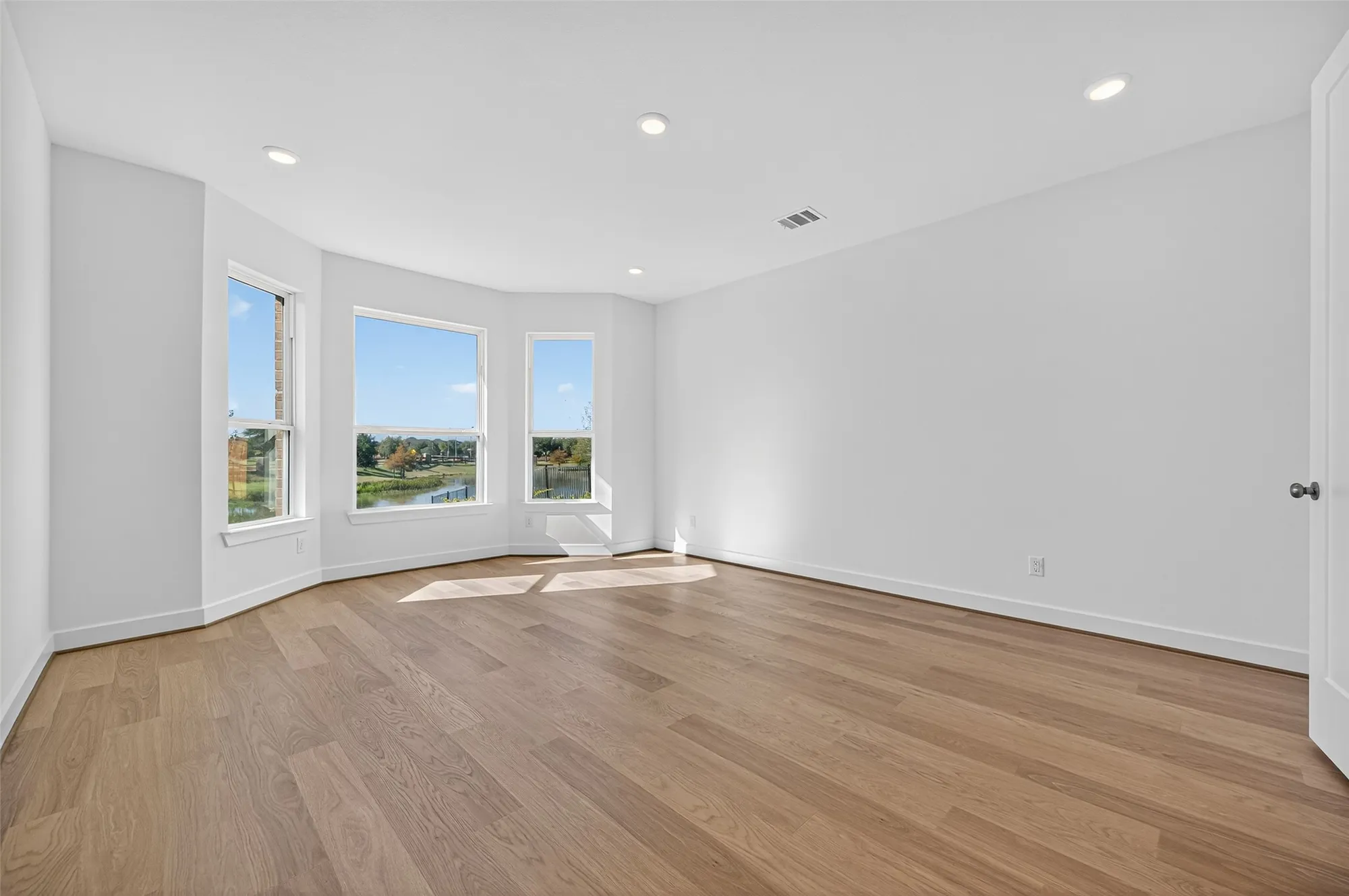 Property Slideshow image 18 of 42 | 5734 pedernales bend ln, Fulshear, TX, 77441