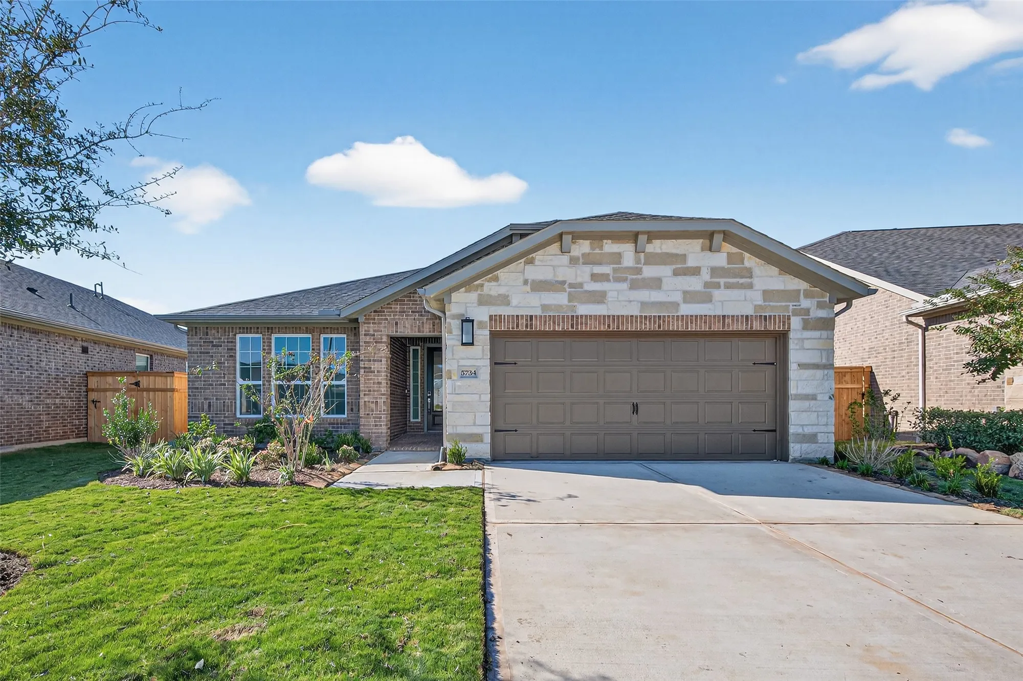 Property Slideshow image 1 of 42 | 5734 pedernales bend ln, Fulshear, TX, 77441