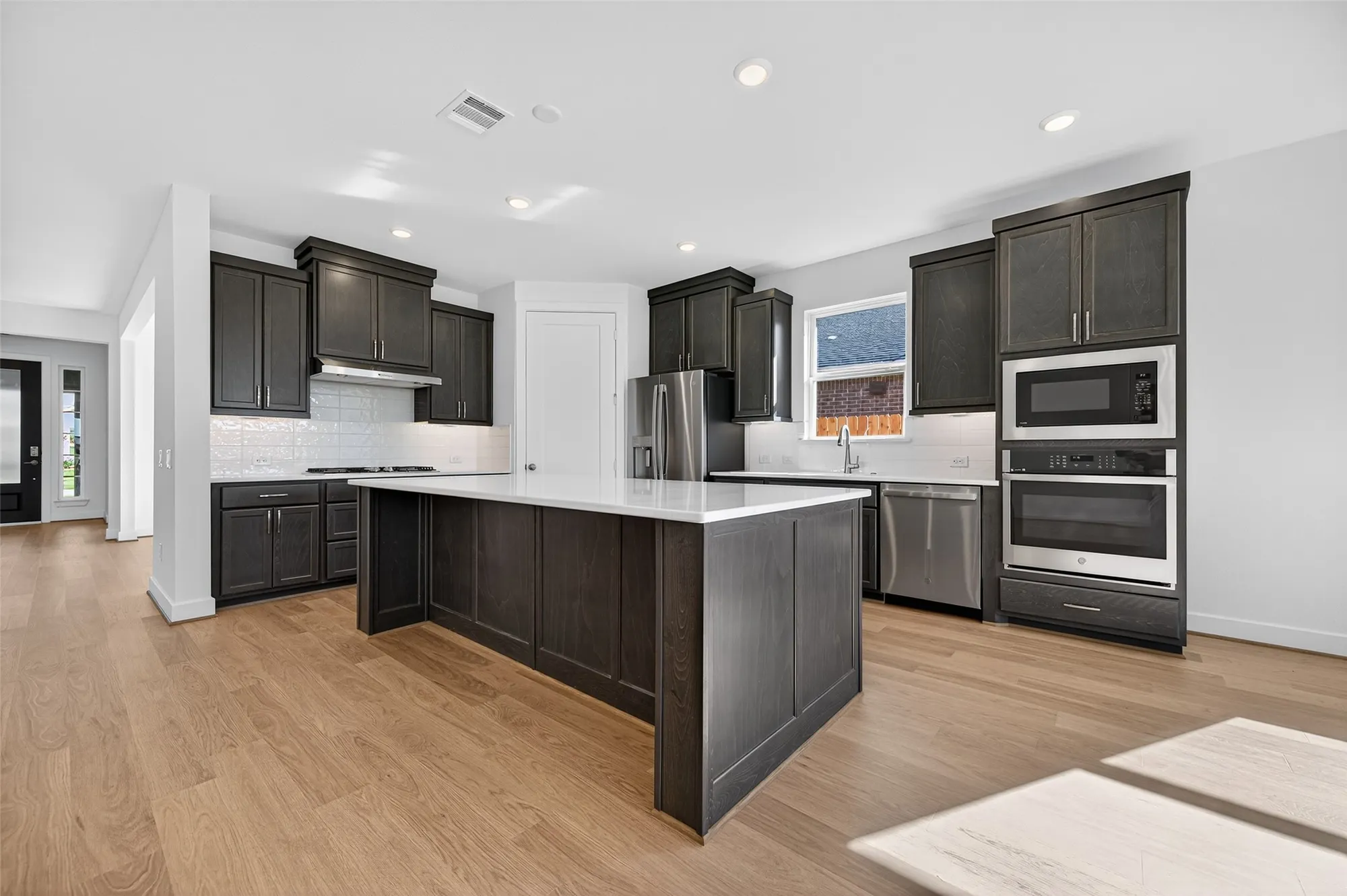 Property Slideshow image 13 of 42 | 5734 pedernales bend ln, Fulshear, TX, 77441