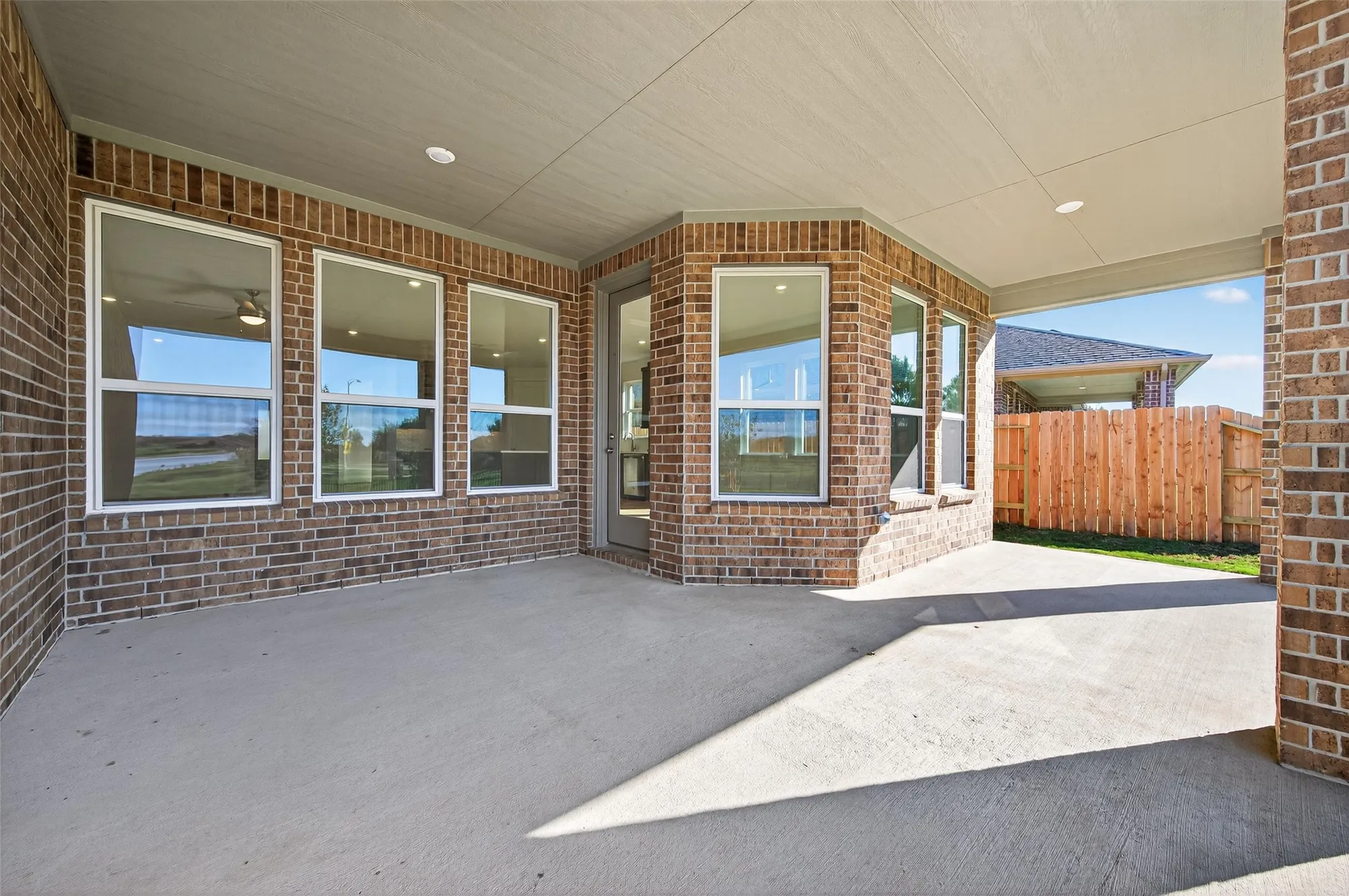 Property Slideshow image 24 of 42 | 5734 pedernales bend ln, Fulshear, TX, 77441