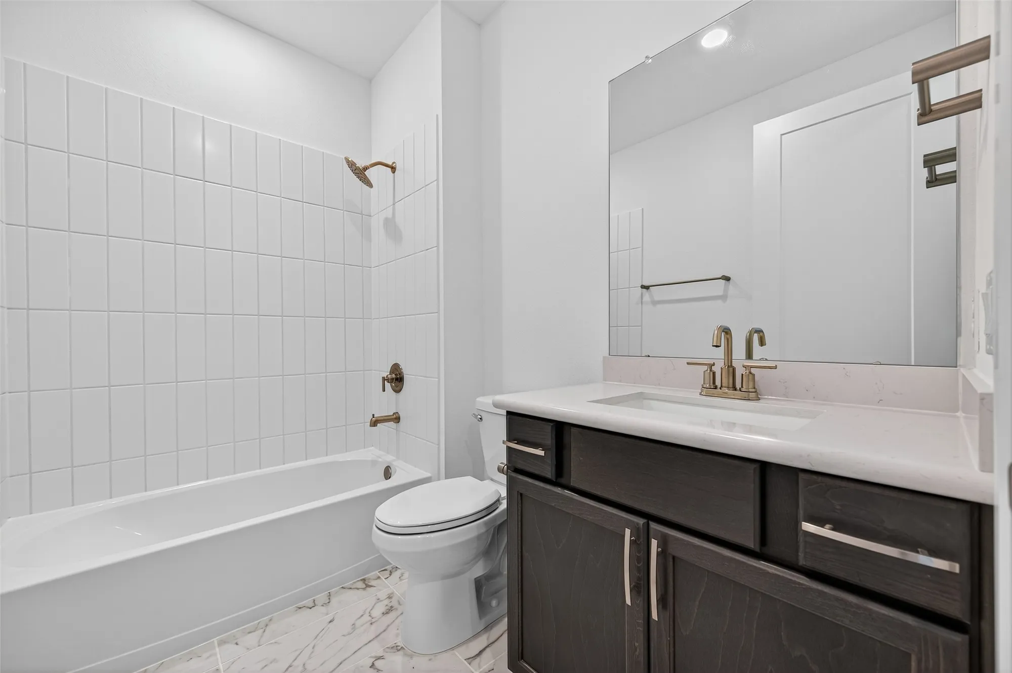 Property Slideshow image 5 of 42 | 5734 pedernales bend ln, Fulshear, TX, 77441