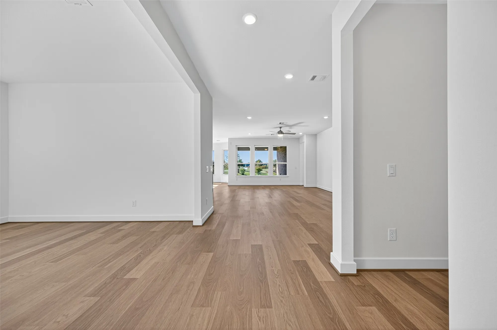 Property Slideshow image 6 of 42 | 5734 pedernales bend ln, Fulshear, TX, 77441