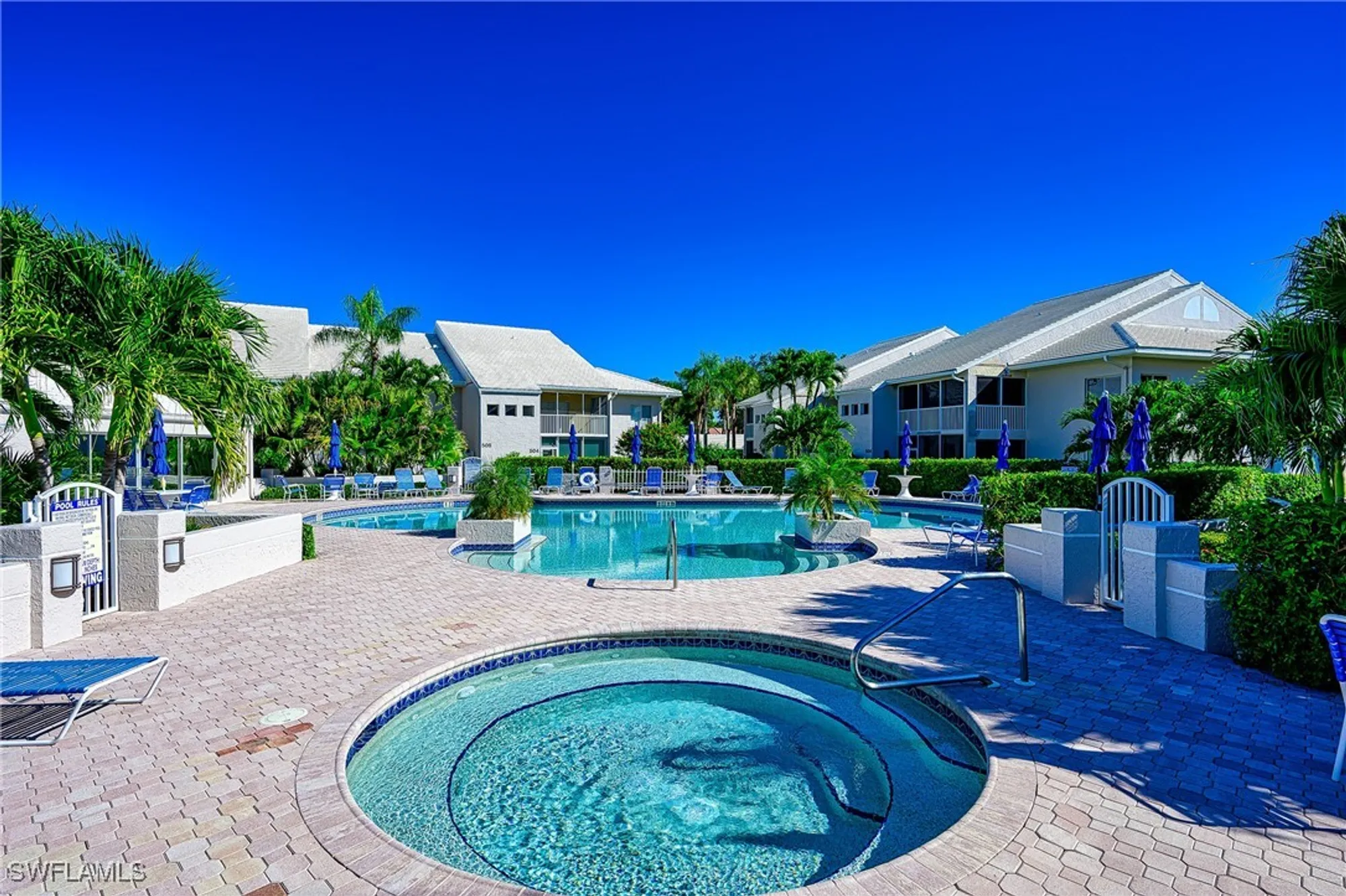 Property Slideshow image 17 of 19 | 5809 glencove dr 902, Naples, FL, 34108