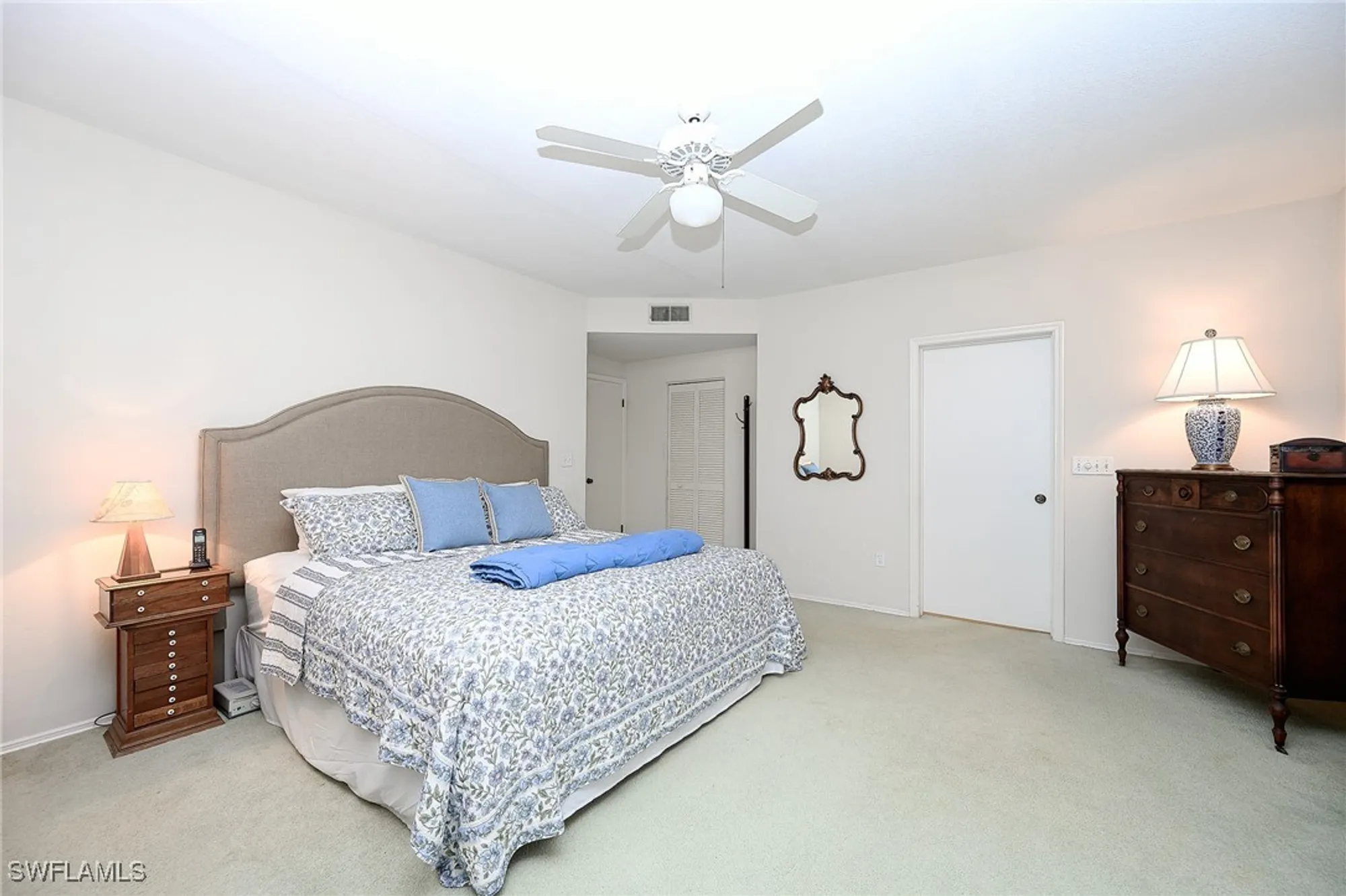 Property Slideshow image 11 of 19 | 5809 glencove dr 902, Naples, FL, 34108