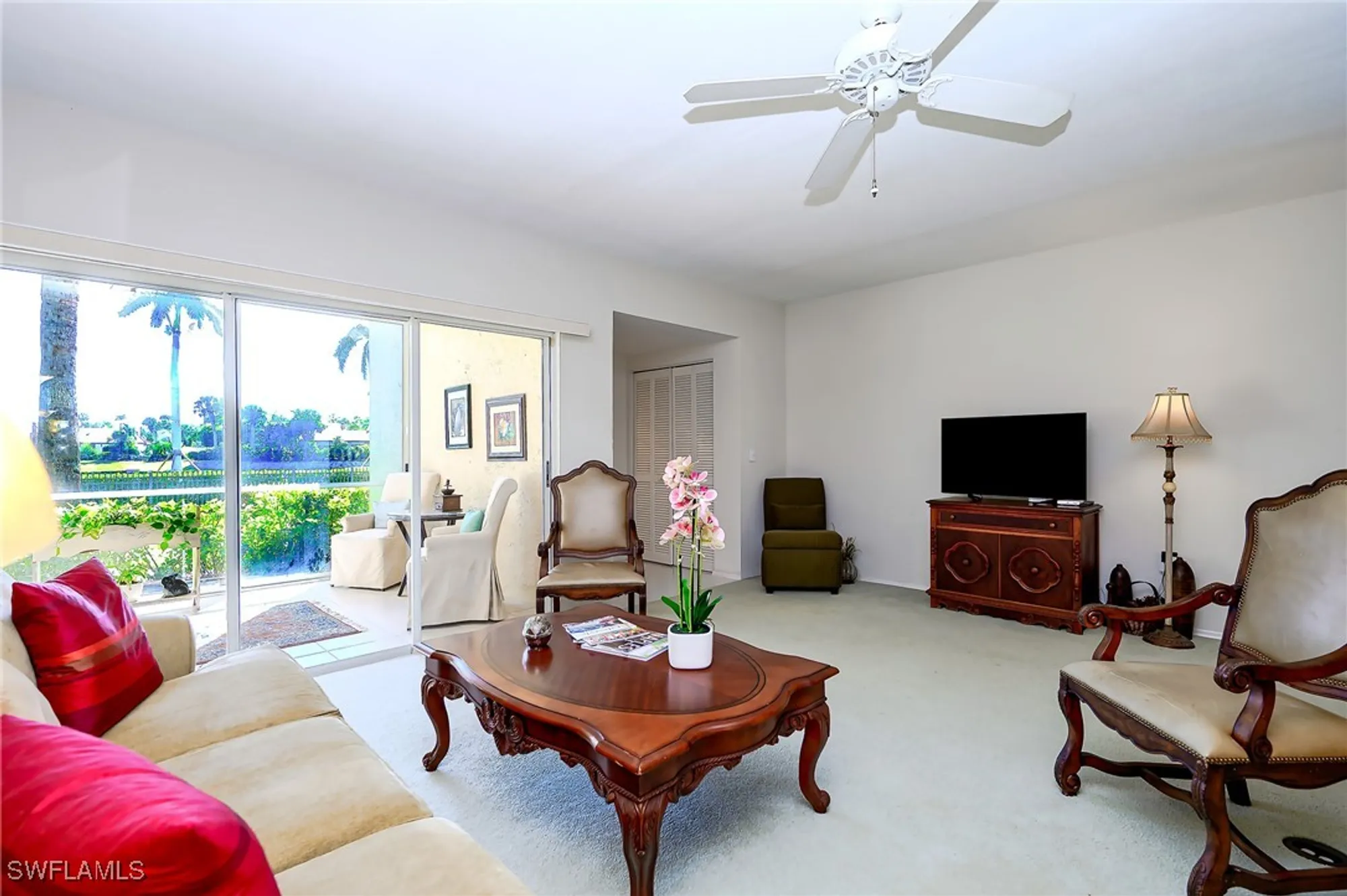 Property Slideshow image 4 of 19 | 5809 glencove dr 902, Naples, FL, 34108