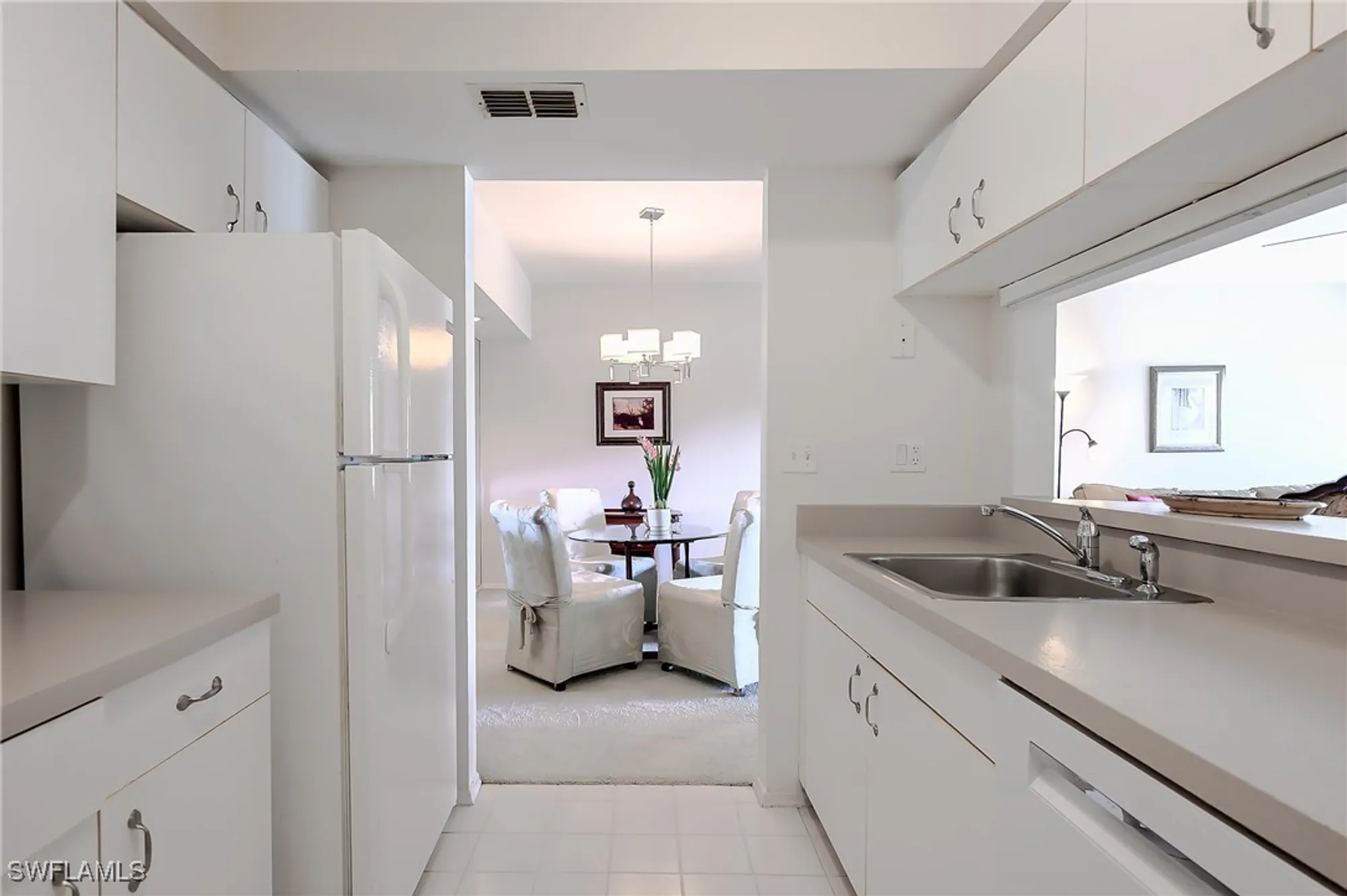 Property Slideshow image 9 of 19 | 5809 glencove dr 902, Naples, FL, 34108